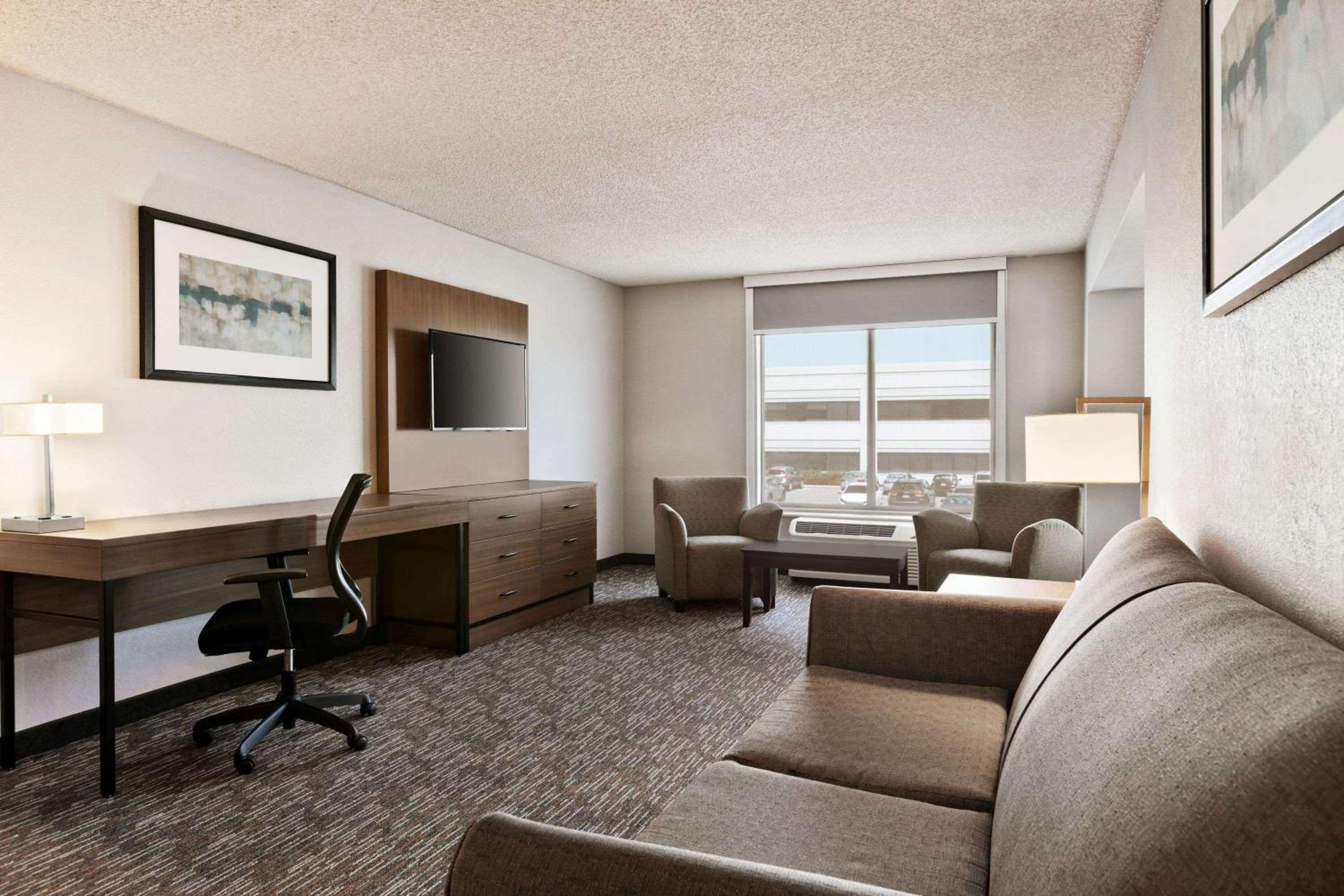 Wingate by Wyndham Cincinnati Blue Ash - Property Image 17