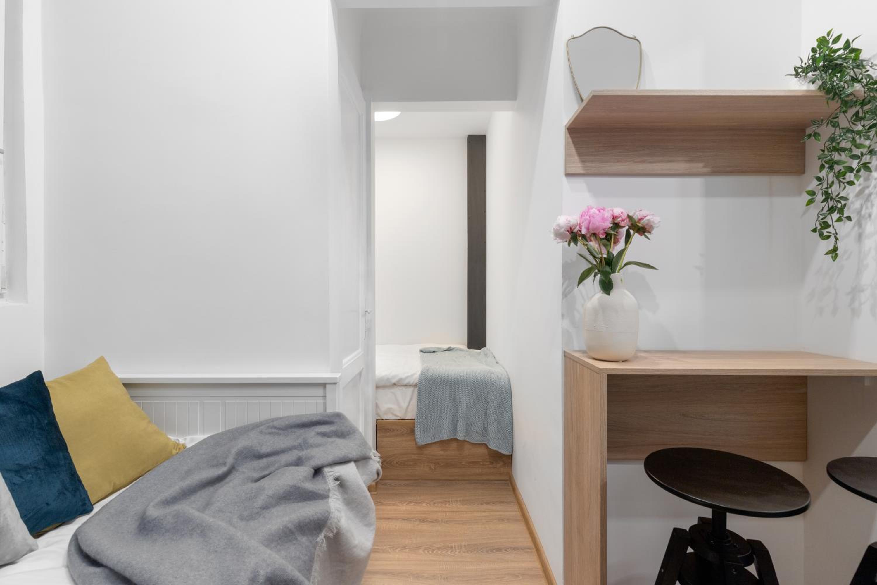 Ultra Central, 15 sqm studio view 3