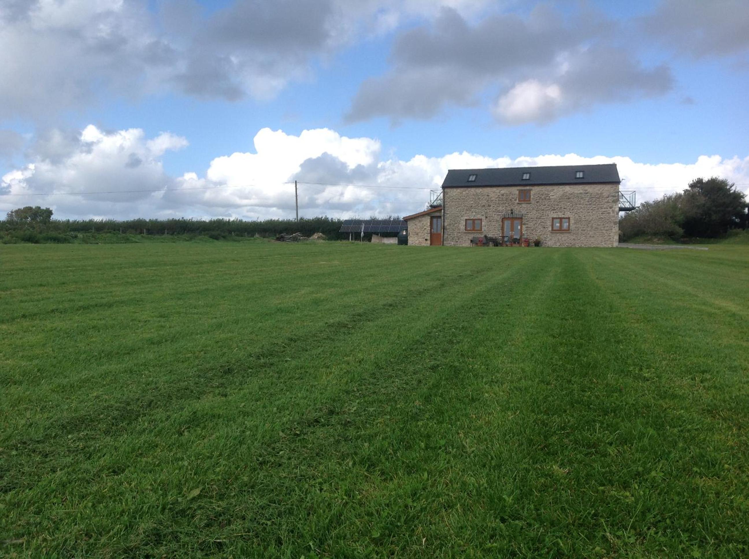 Beautiful Countryside Cottage Large Garden Dog Friendly Sleeps 7 Near Cardiff Cowbridge view 2