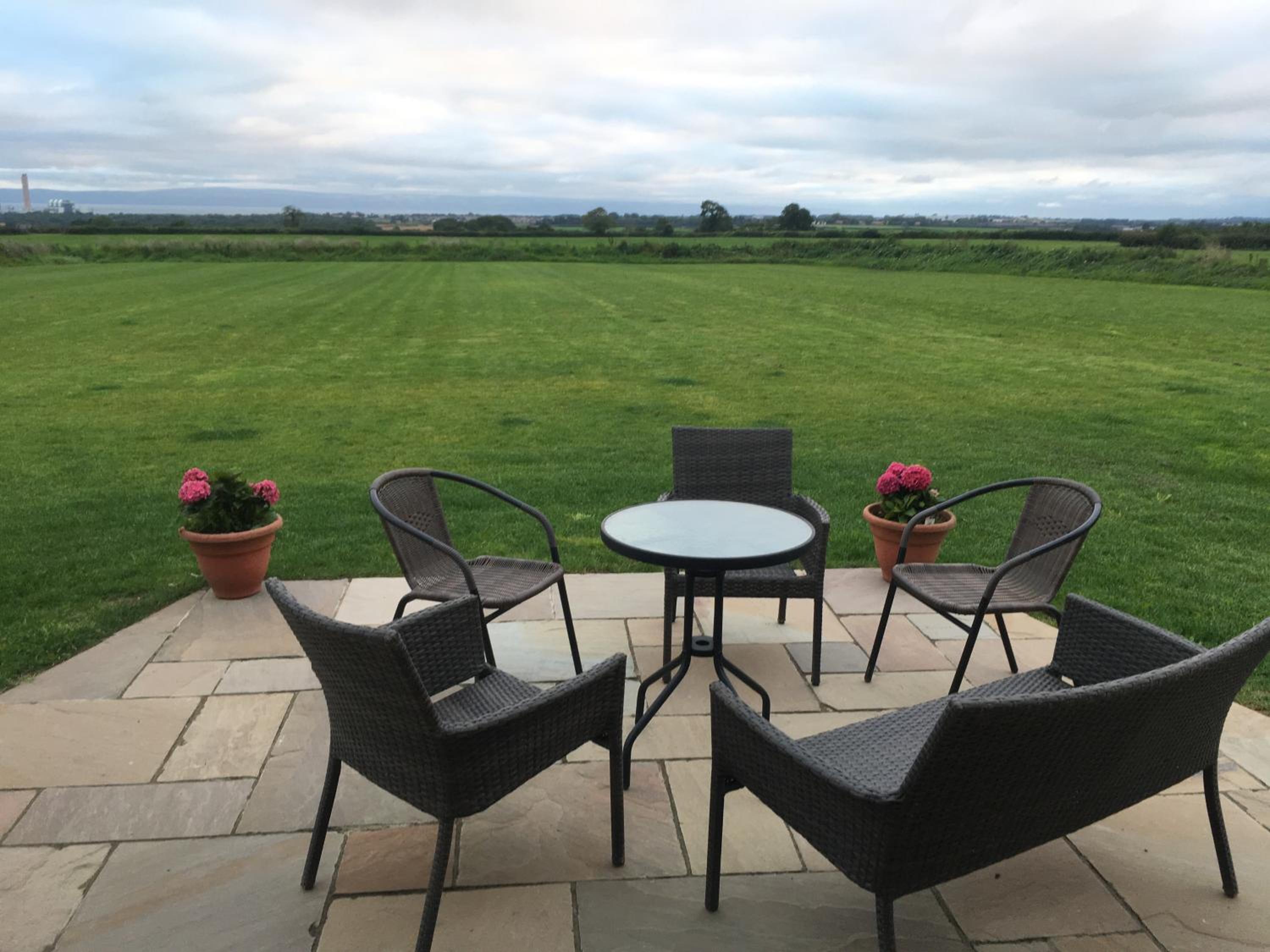 Beautiful Countryside Cottage Large Garden Dog Friendly Sleeps 7 Near Cardiff Cowbridge view 5
