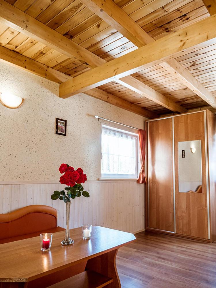 U SYLWI Domki Drewniane view 5