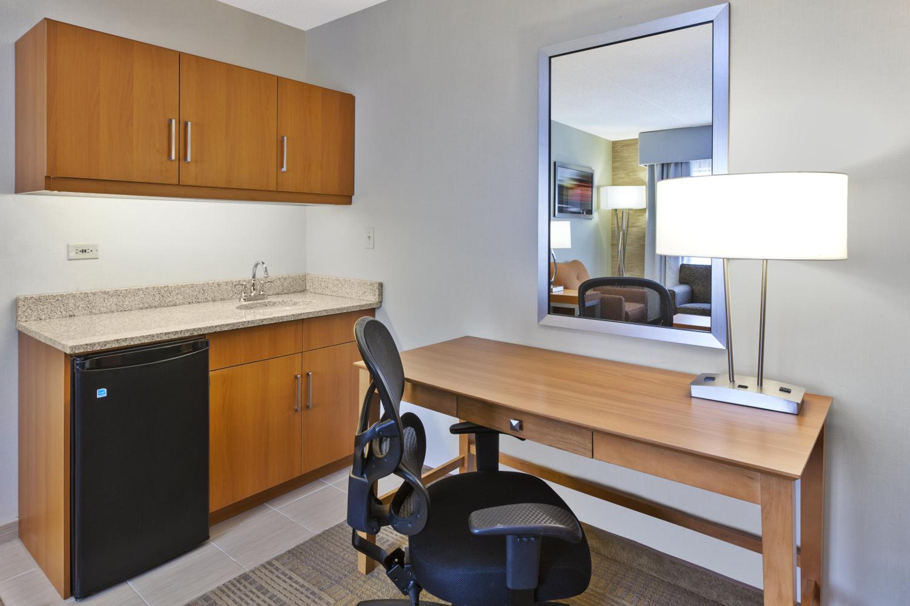 Bolingbrook Vacations - Holiday Inn Suites Bolingbrook, an IHG Hotel - Property Image 24