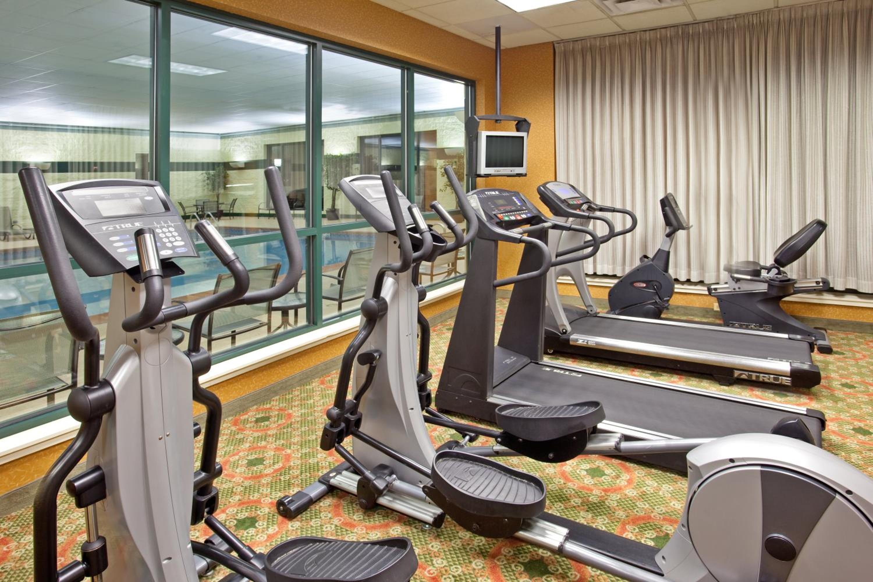 Bolingbrook Vacations - Holiday Inn  Suites Bolingbrook, an IHG Hotel - Property Image 9