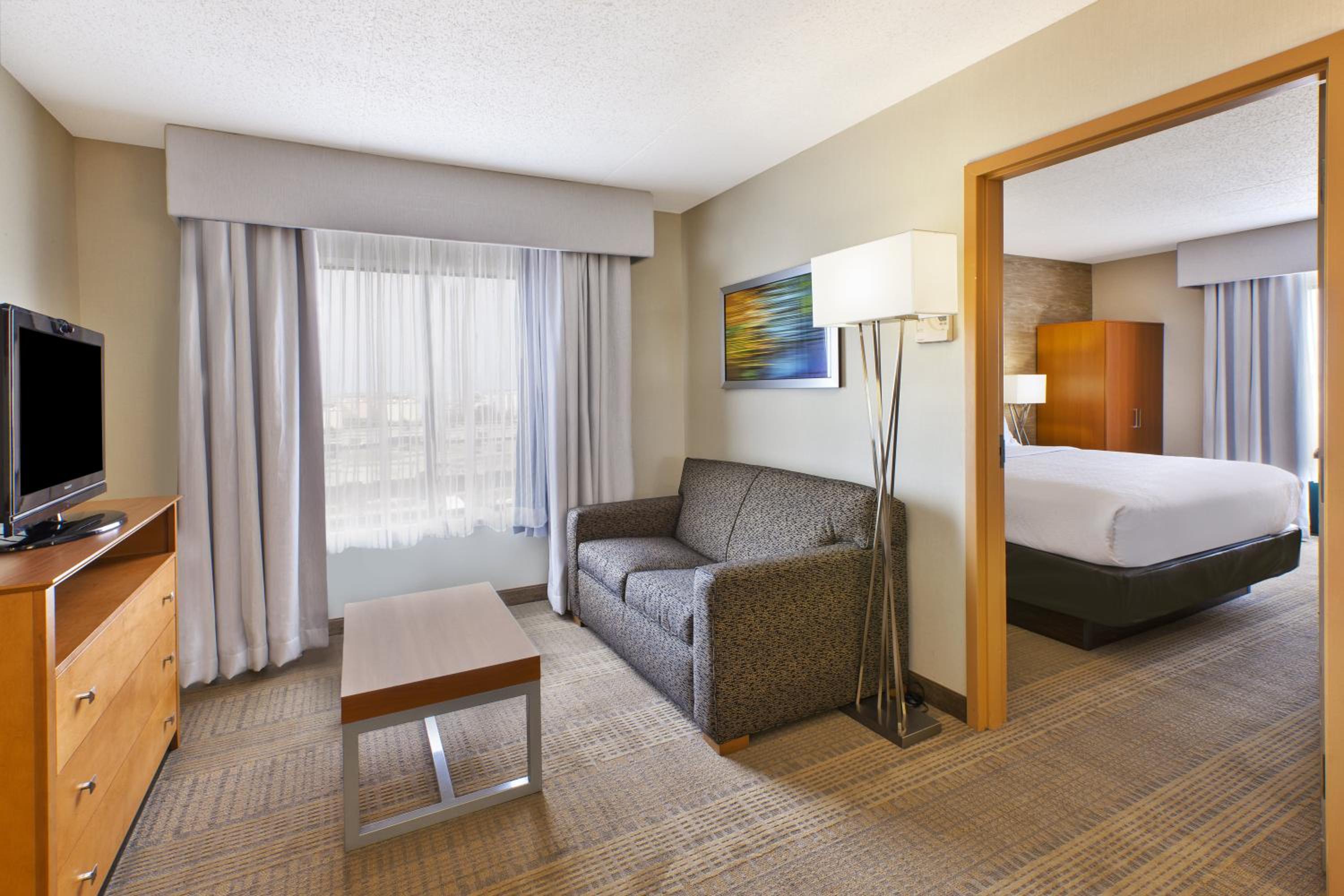 Bolingbrook Vacations - Holiday Inn Suites Bolingbrook, an IHG Hotel - Property Image 45