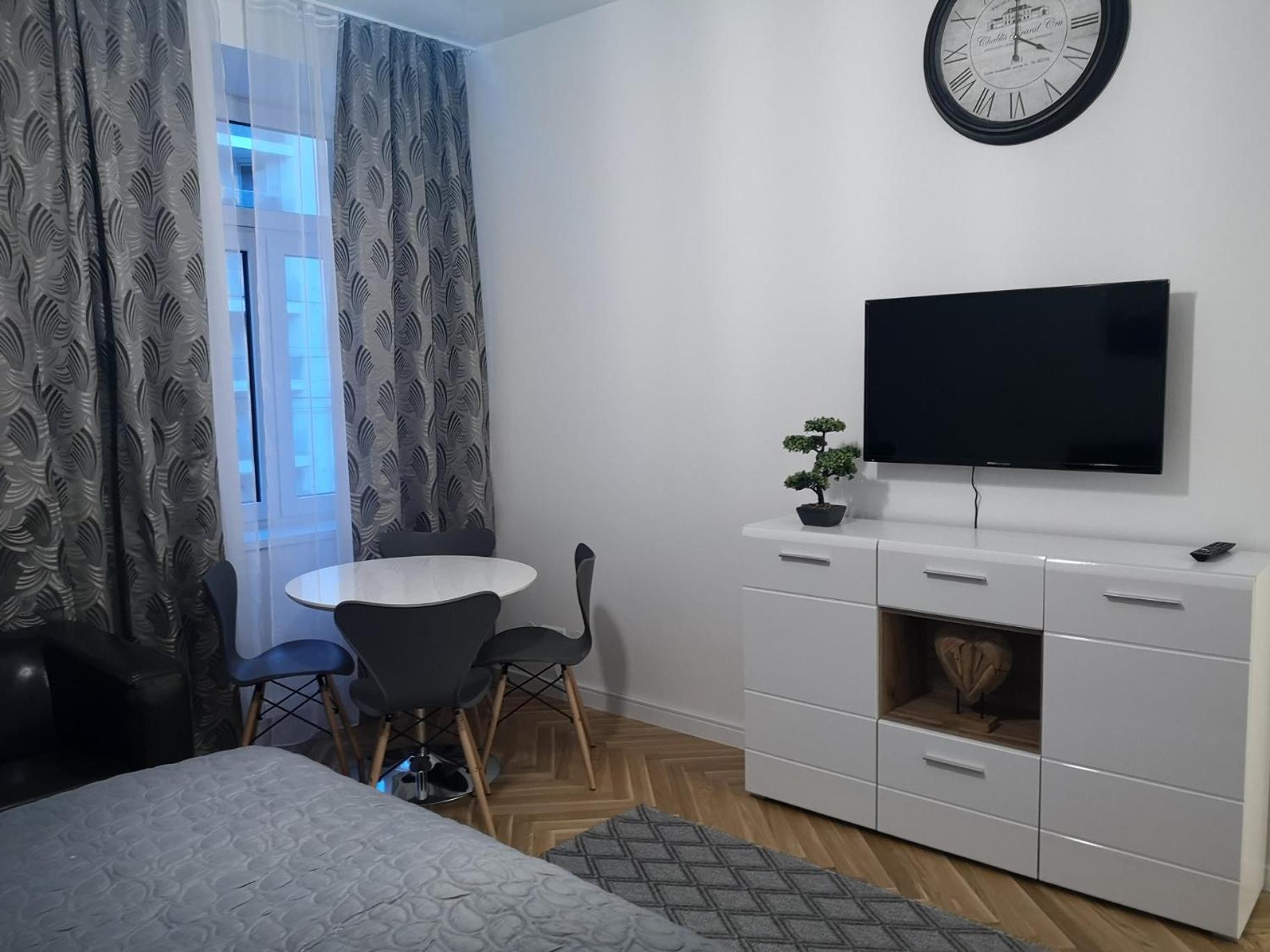 Angelika Apartments