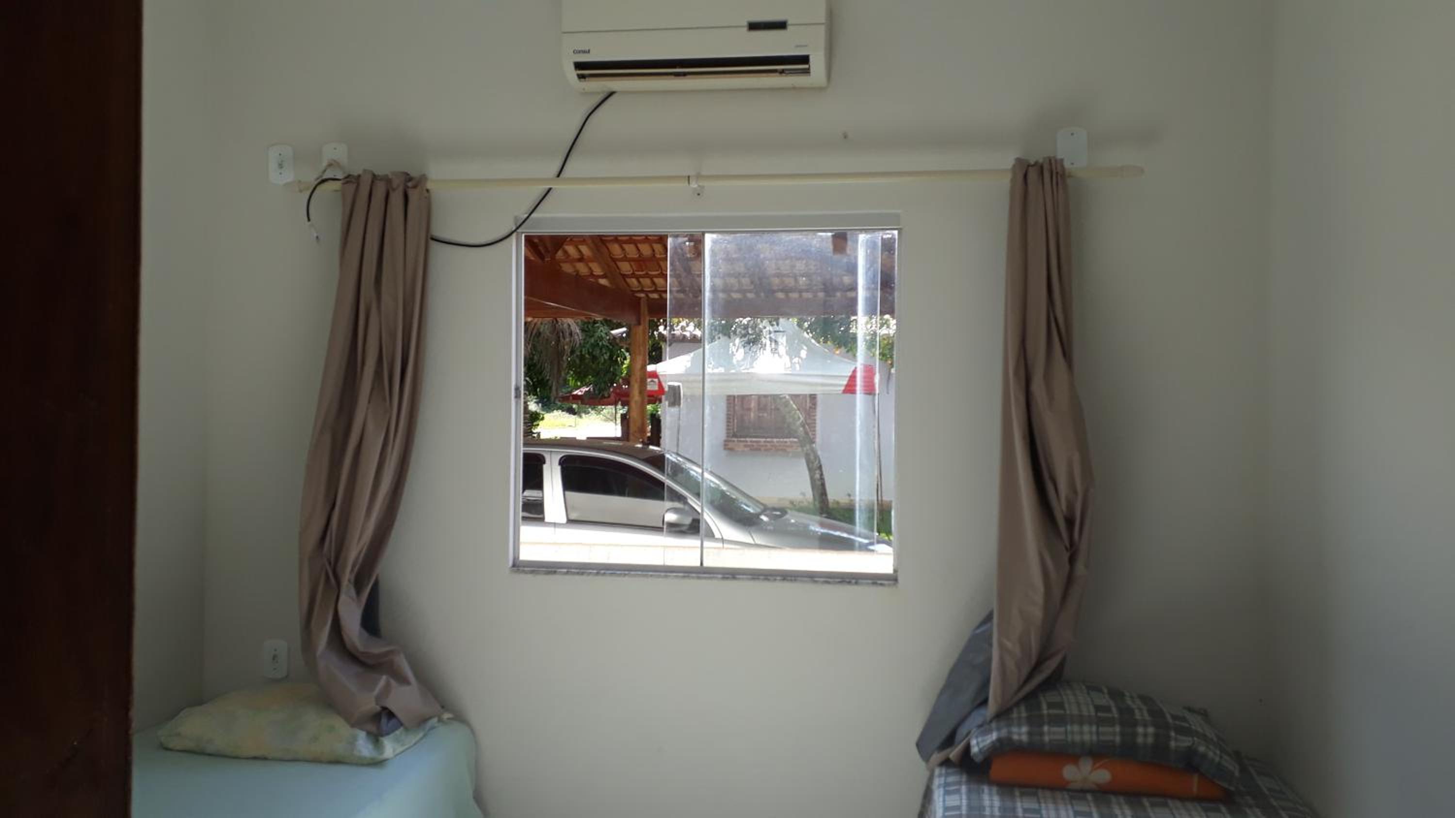 Casa com Piscina em Guaratiba