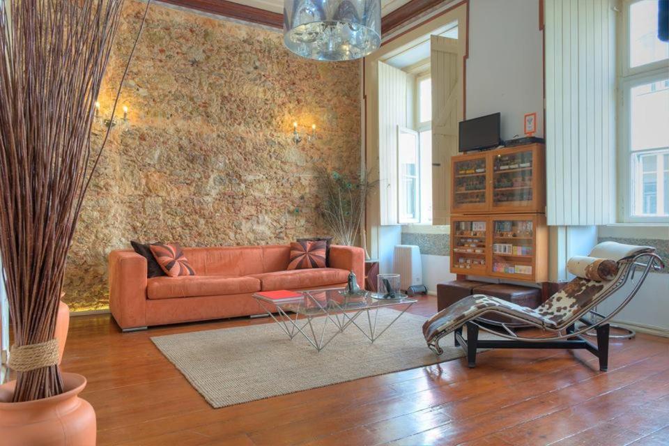 Charming apartment in the heart of Lisbon view 2