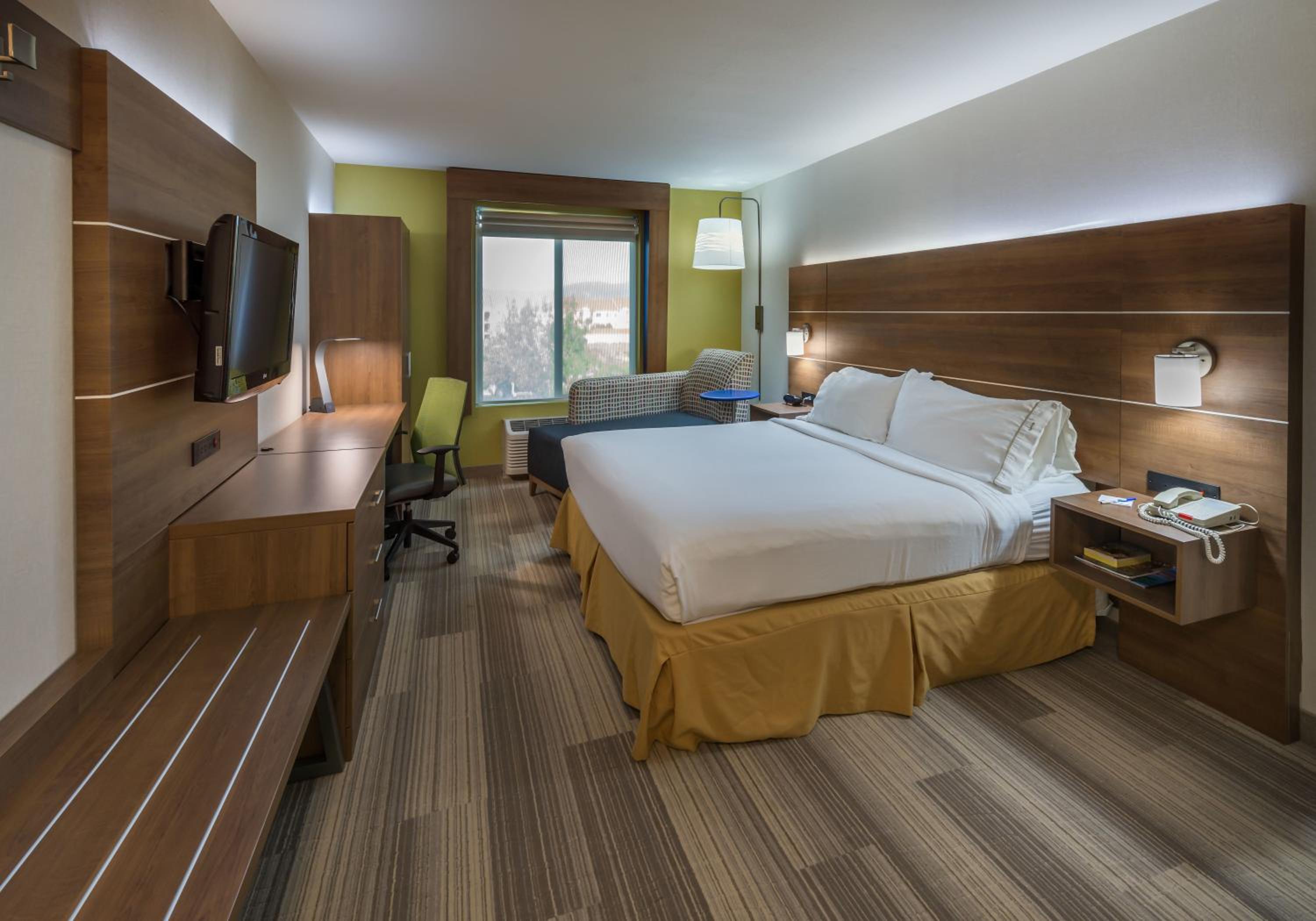 Carson City Vacations - Holiday Inn Express Hotel Suites Carson City, an IHG Hotel - Property Image 8