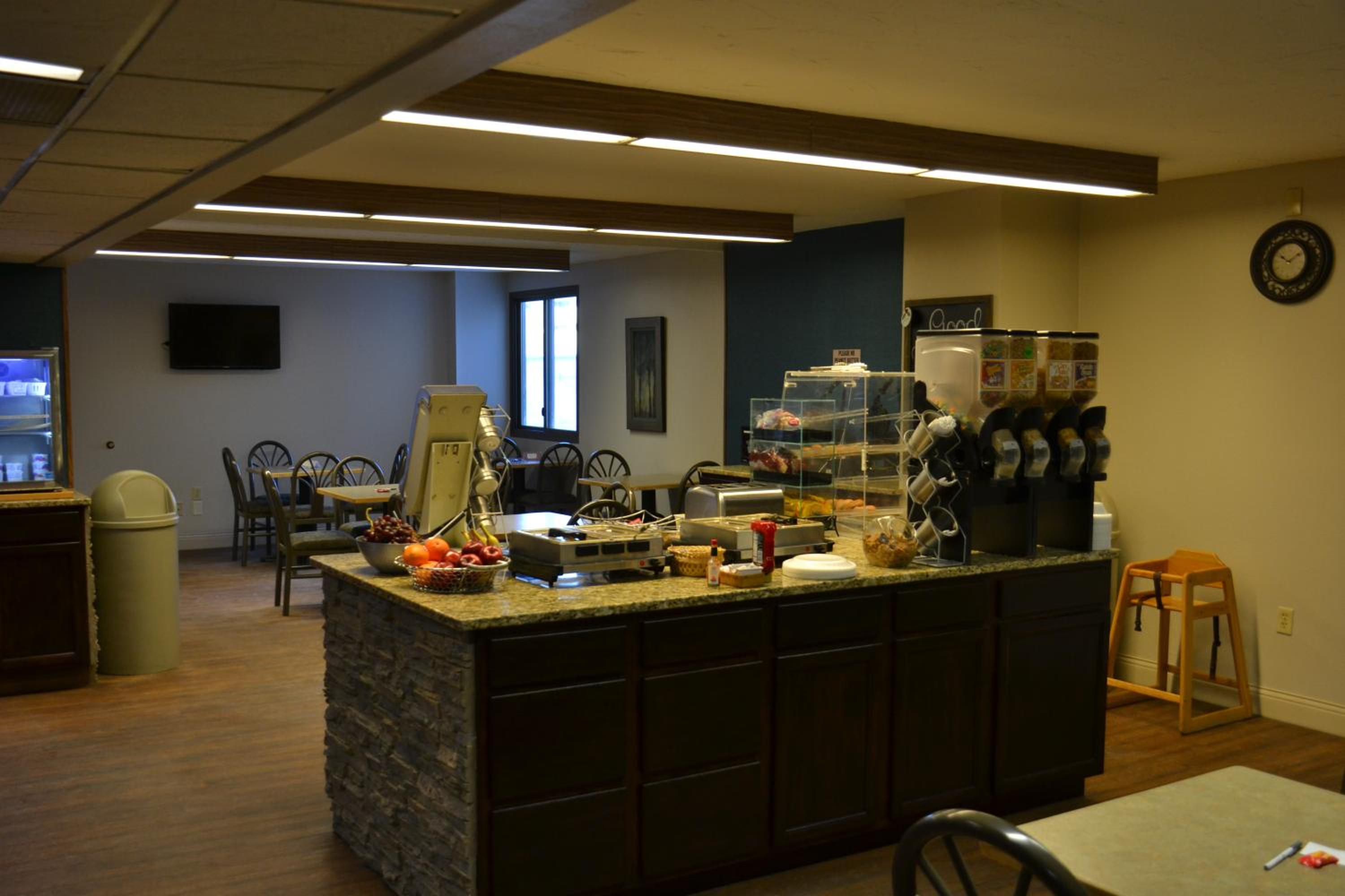 Bismarck Vacations - EverSpring Inn - Property Image 3