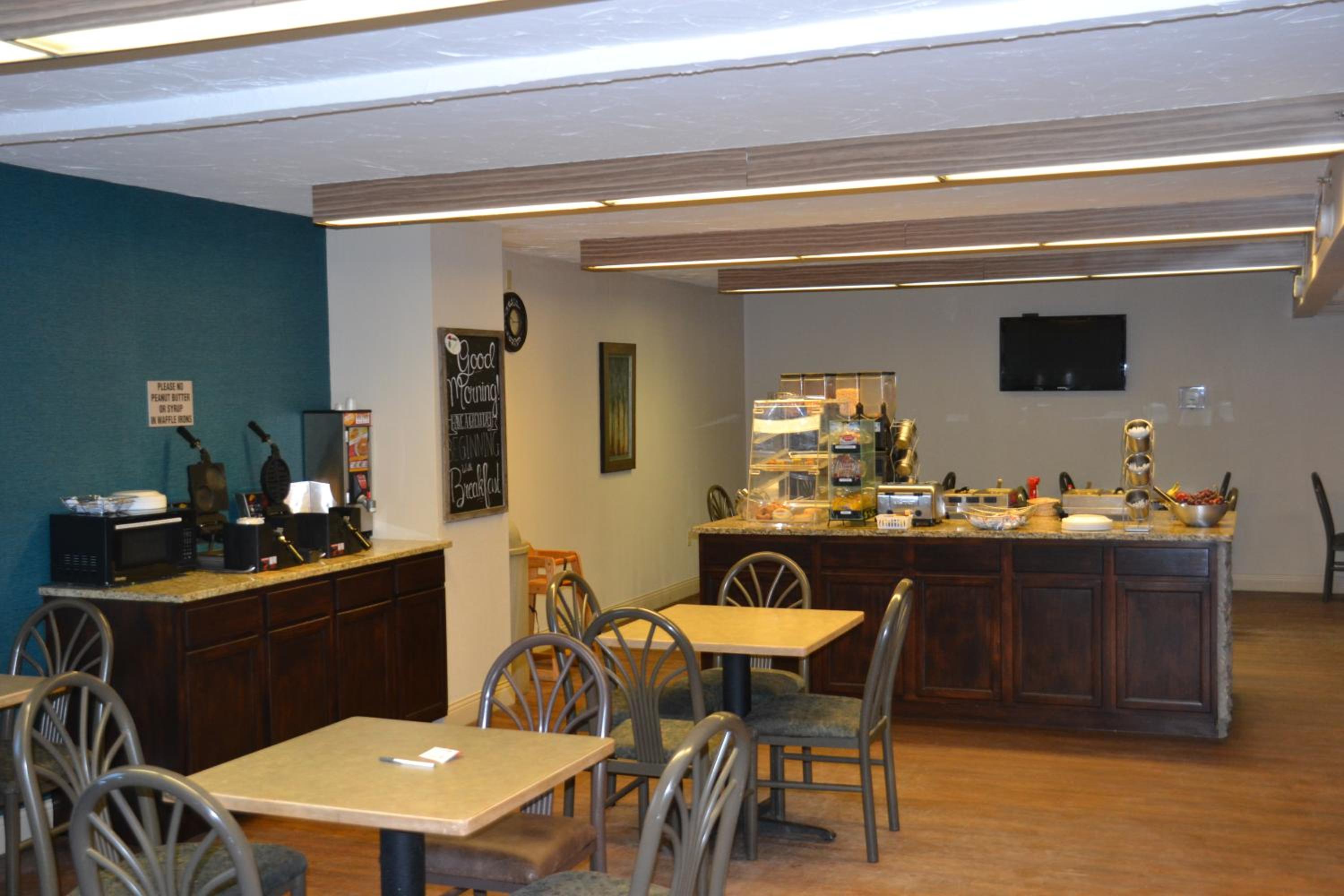 Bismarck Vacations - EverSpring Inn - Property Image 28