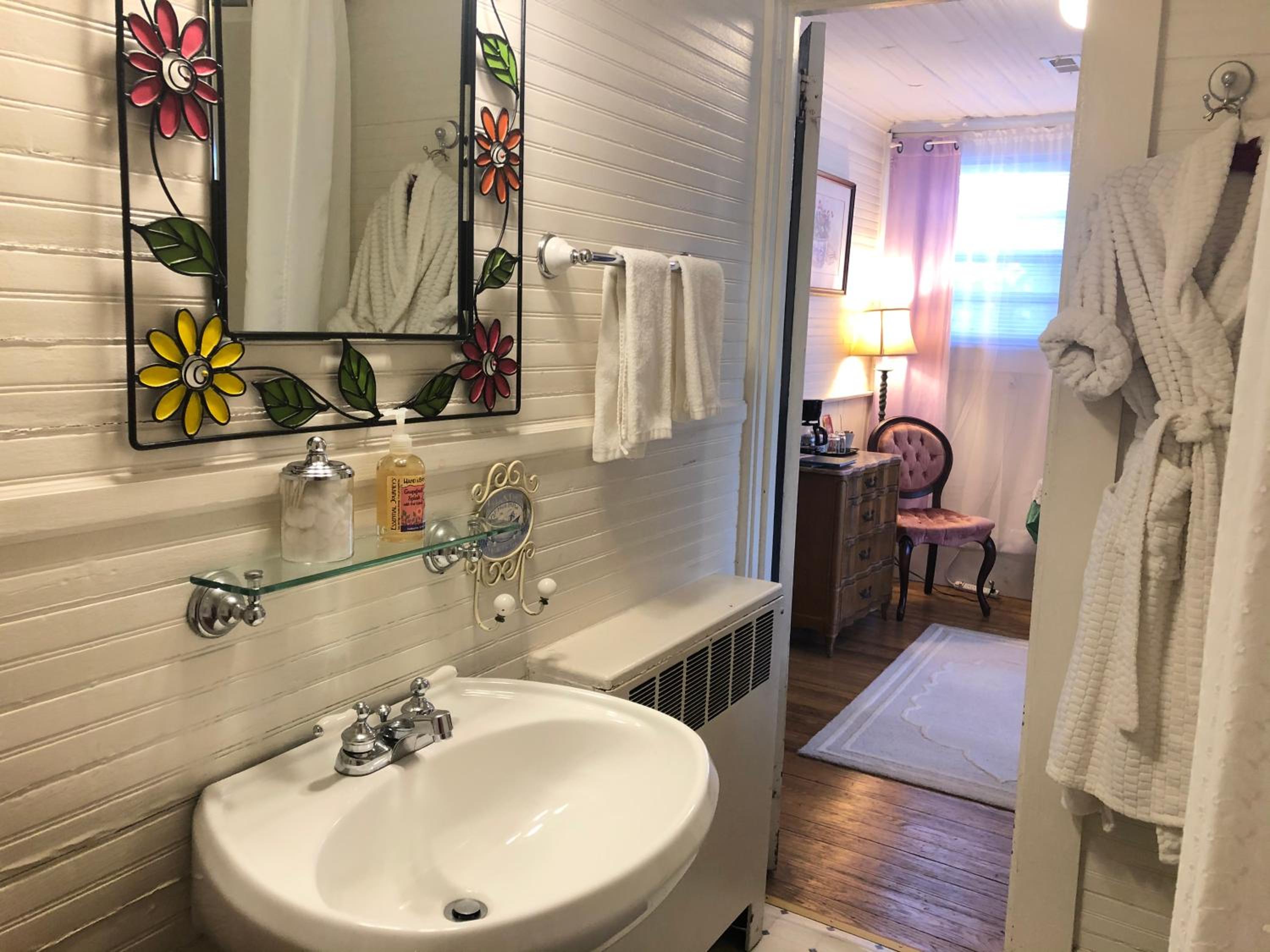 Oakland Cottage Bed and Breakfast