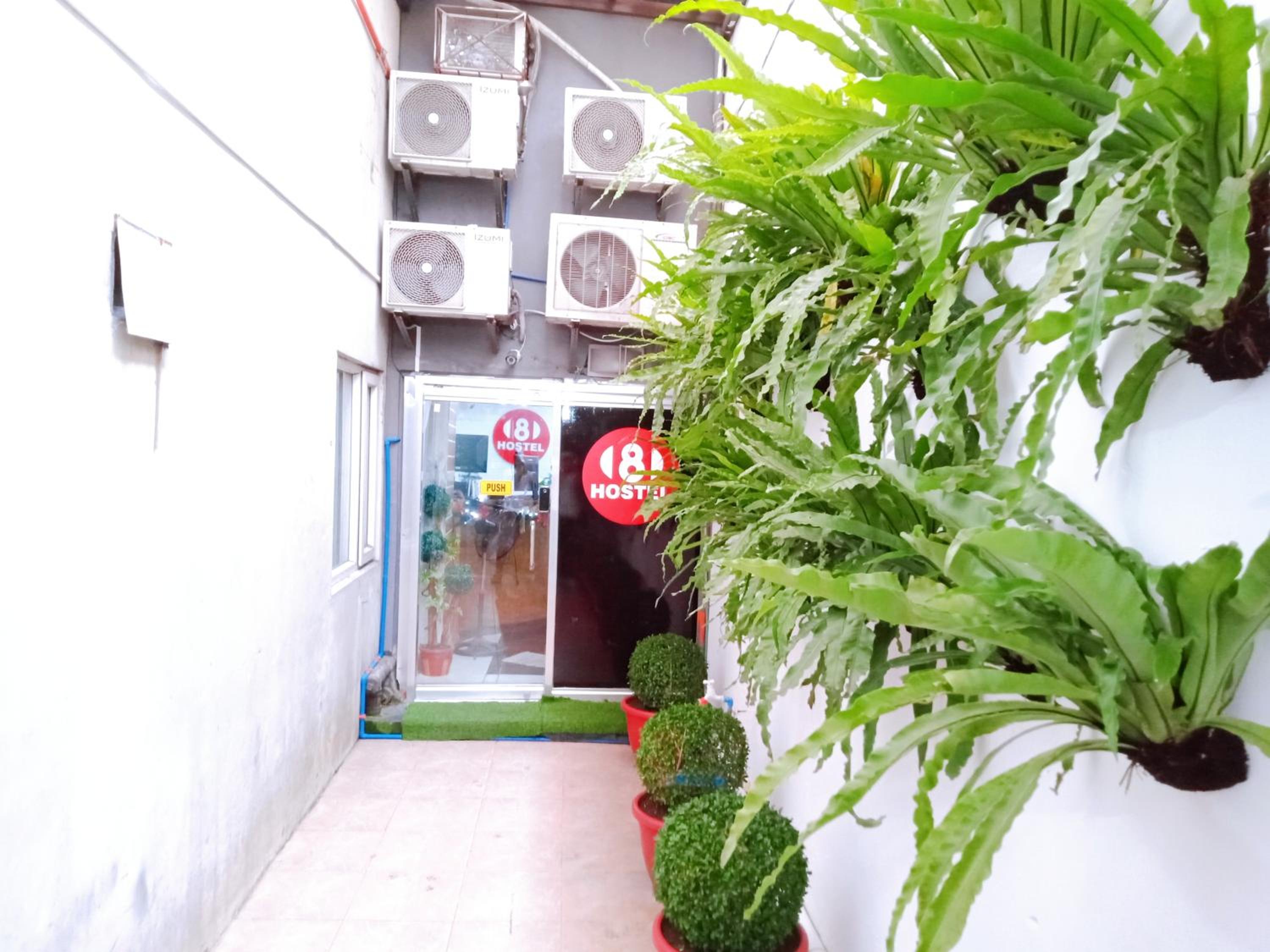 8Hostel