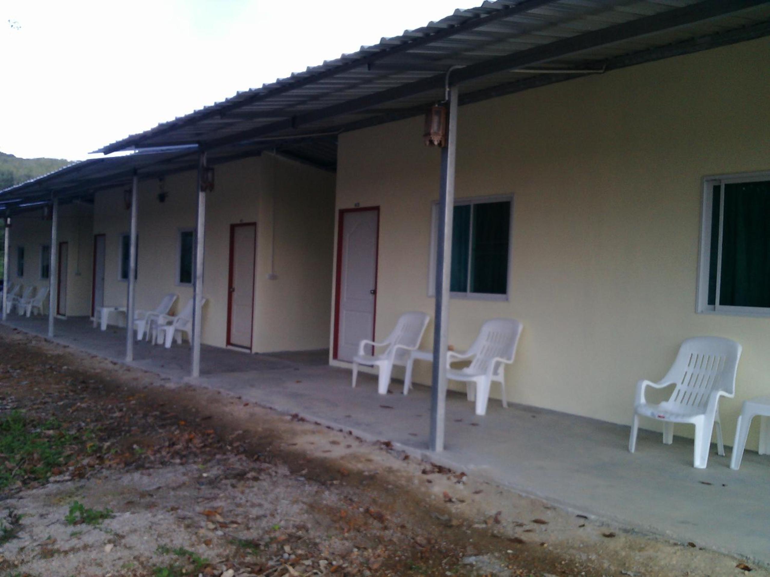 Hotel Pitt Bungalow - Image 1