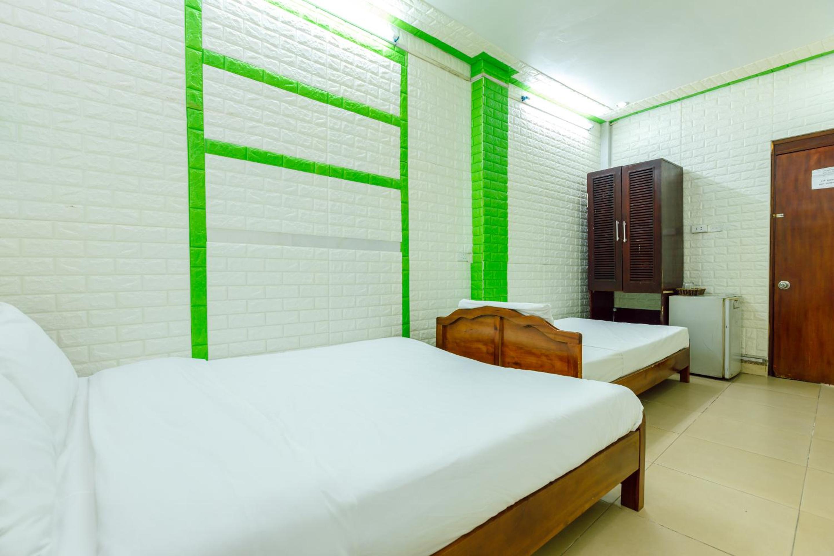 OYO 604 Queen Hotel spot-on