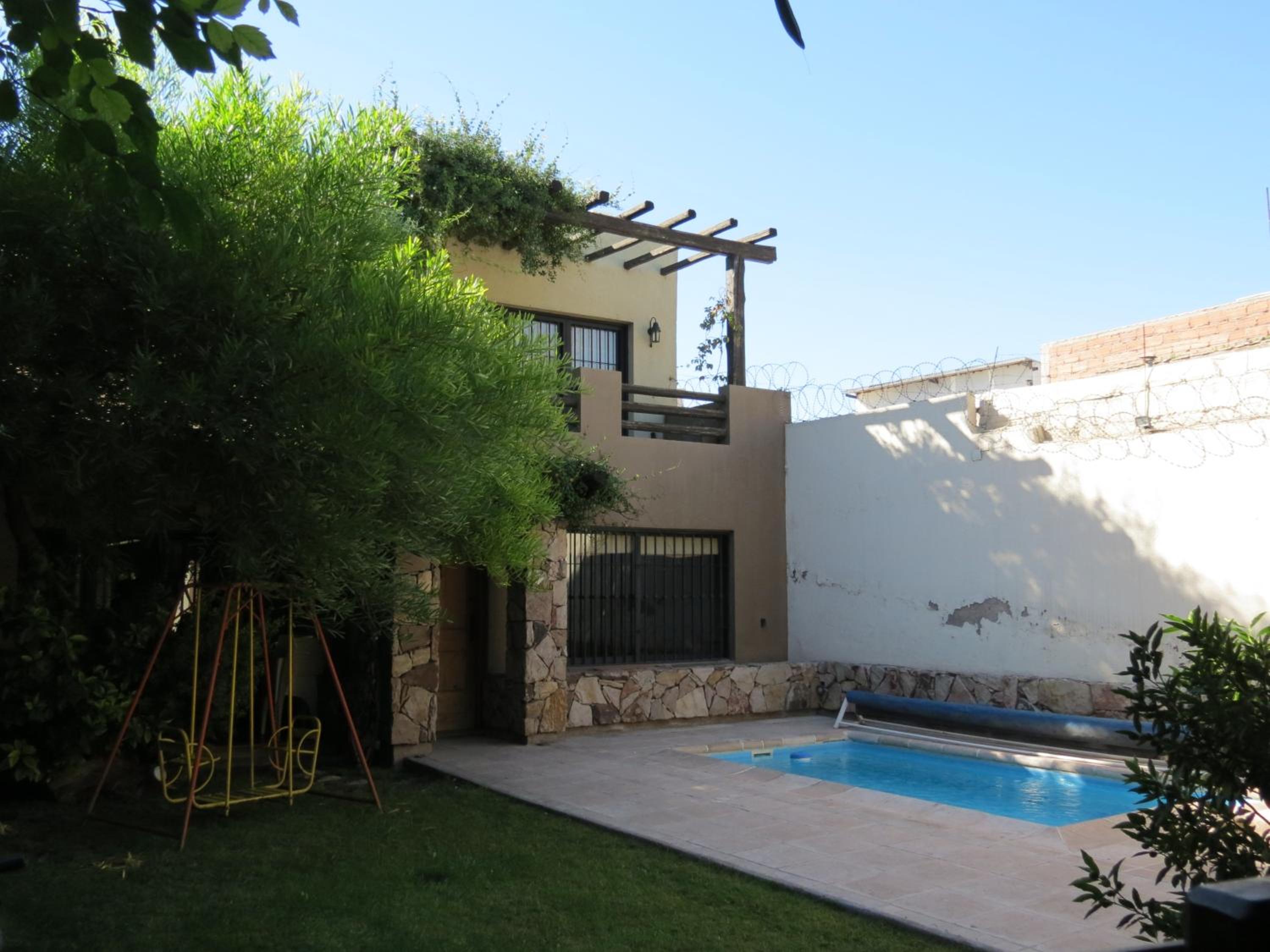 Quinta Montaña - Casa entera grupo o familia 8-10 personas - céntrica, piscina - Todas las comodidades!