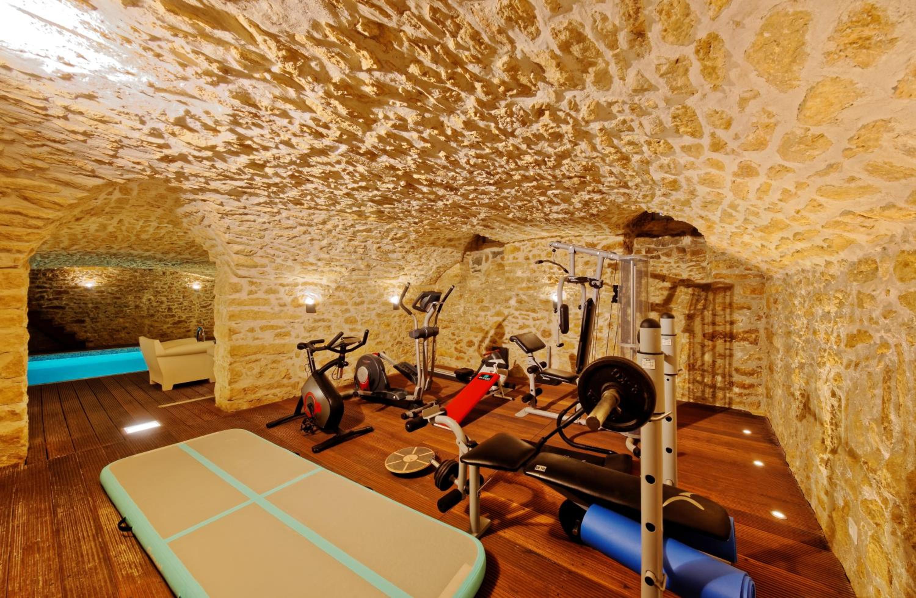 Photo 6