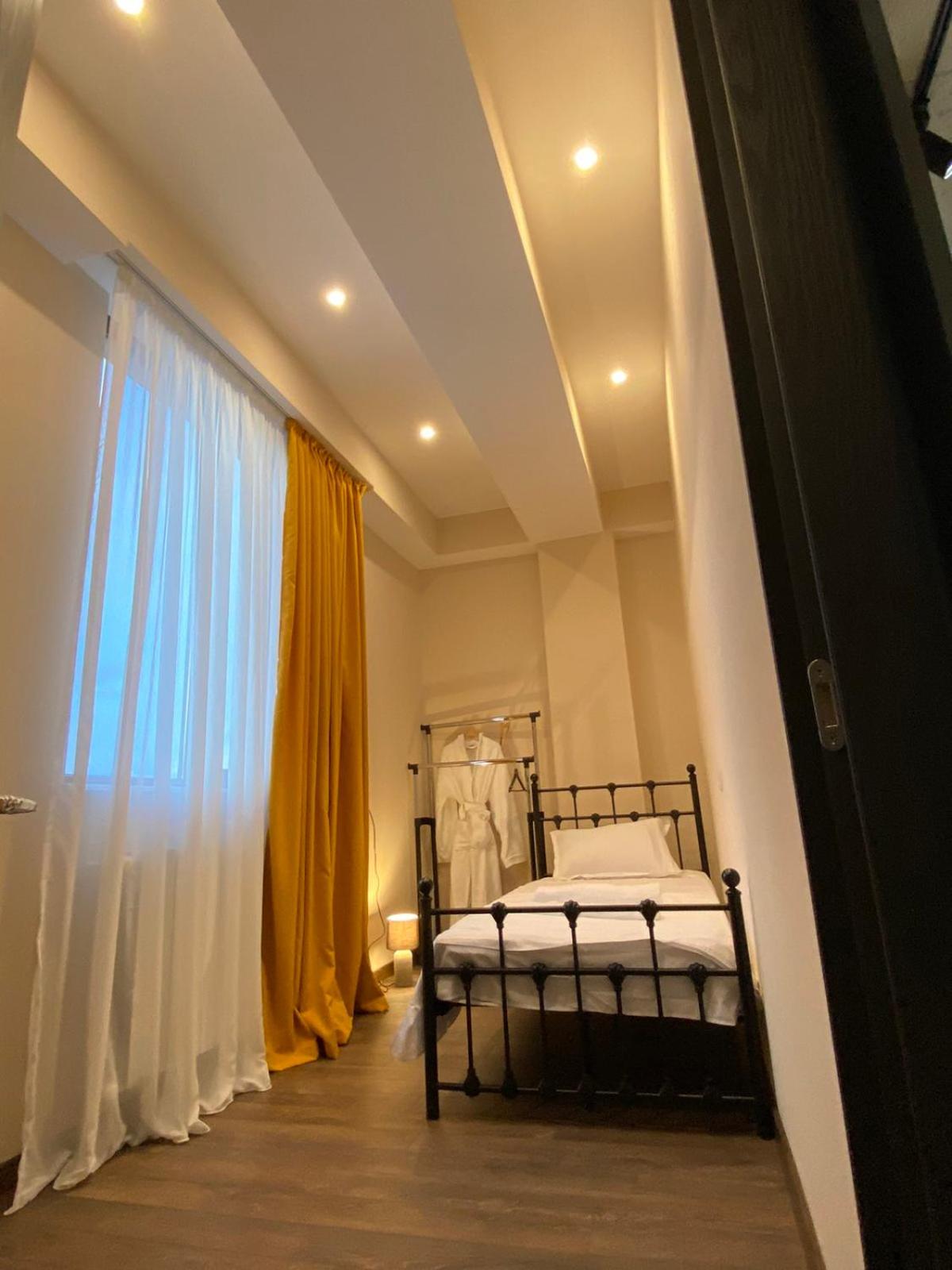 APARTMENT SIXTEEN view 3