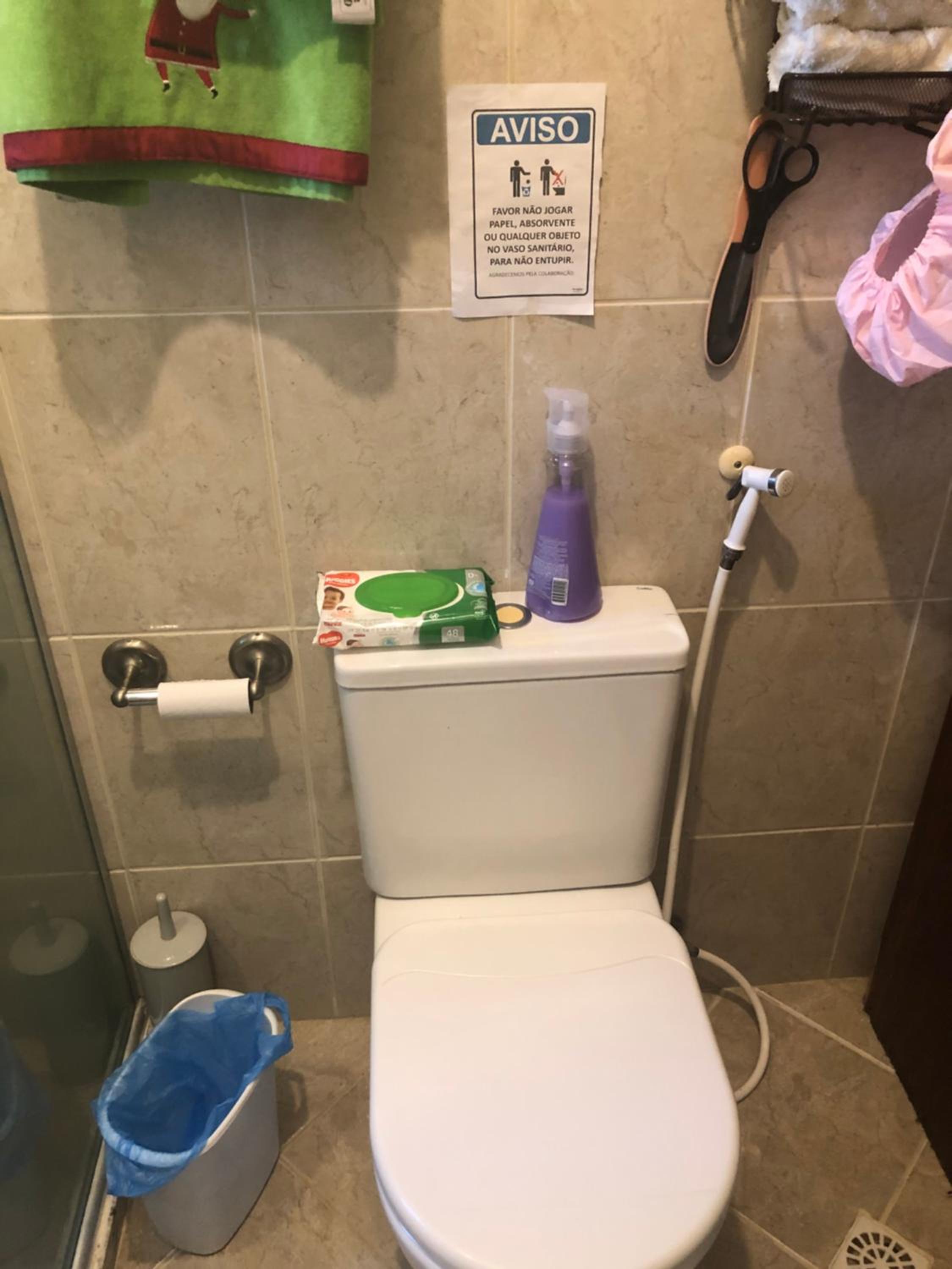 Quarto para 2, perto da praia Guarajuba, 9 ninutos