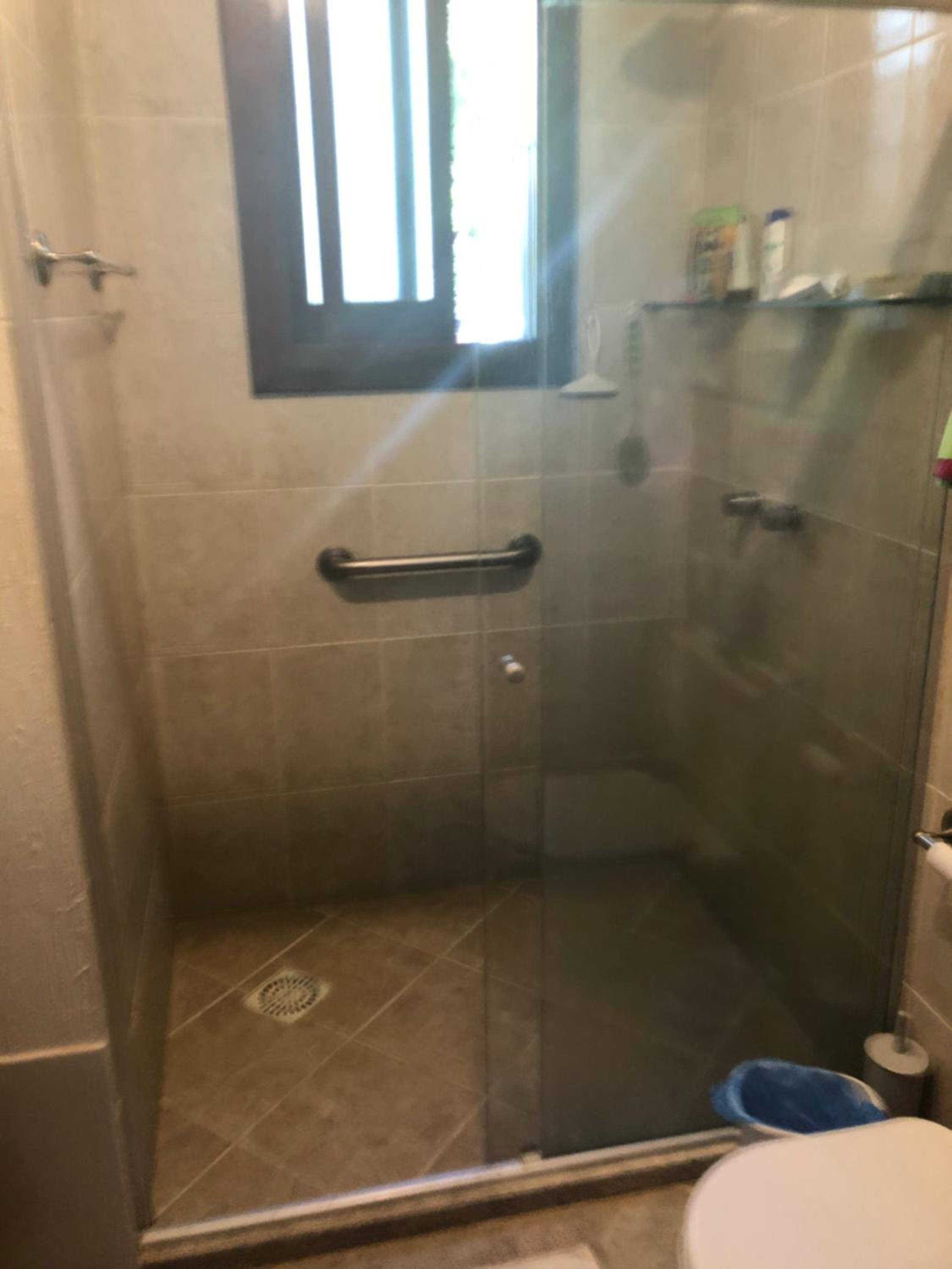 Quarto para 2, perto da praia Guarajuba, 9 ninutos