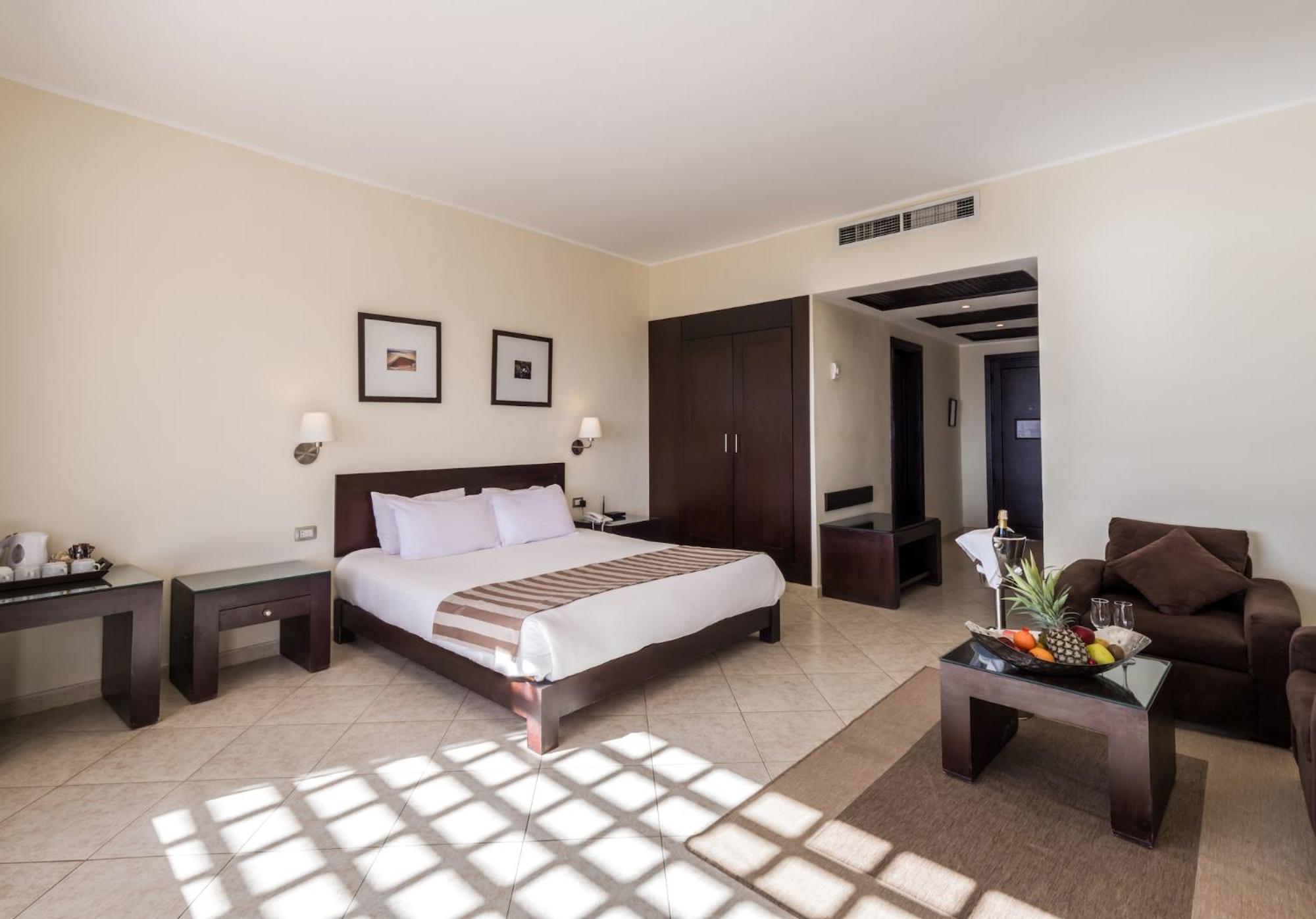Fort Arabesque Resort, Spa & Villas
