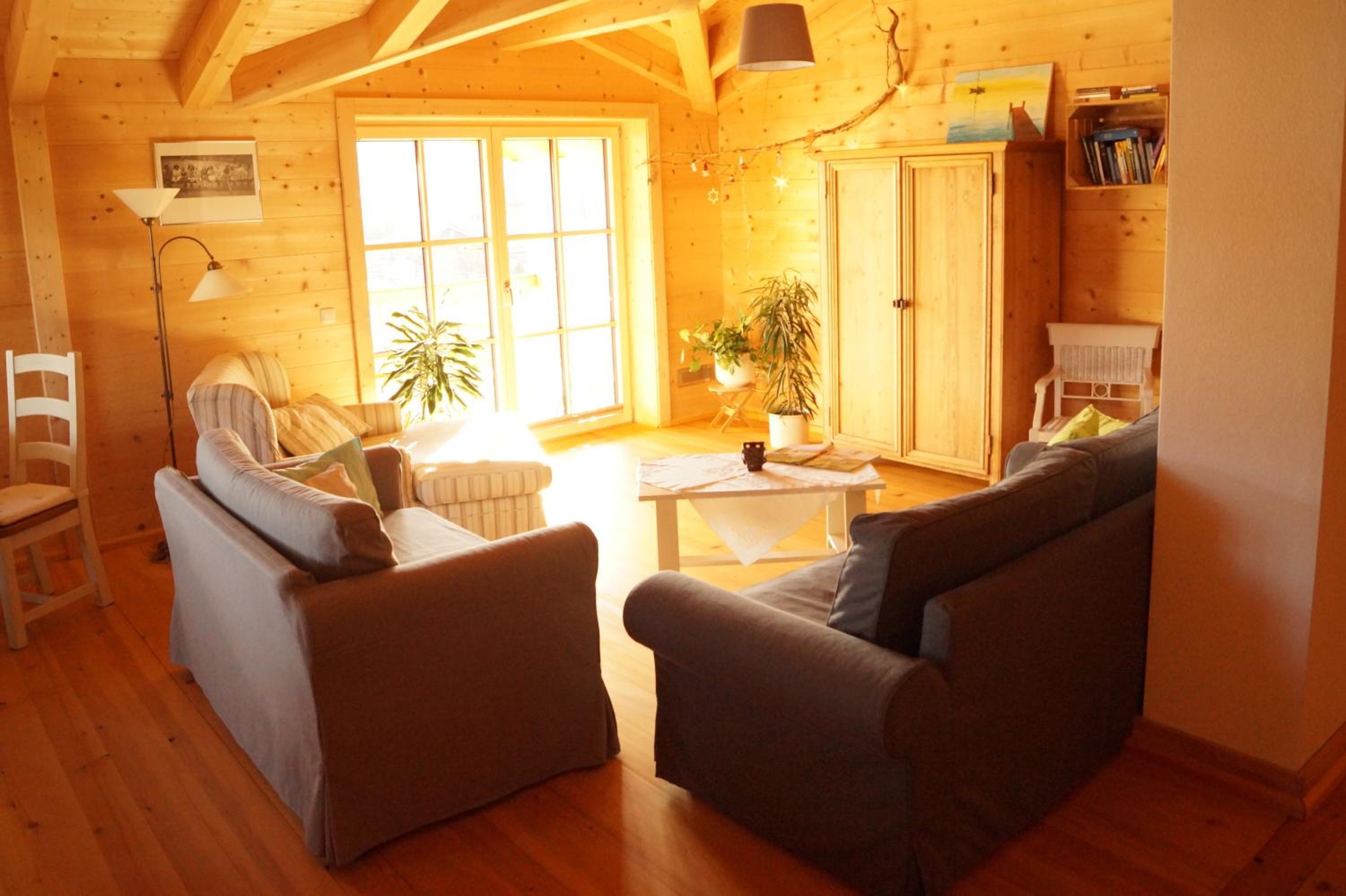Ferienwohnung im gemütlichen Blockhaus vor den Bergen view 2
