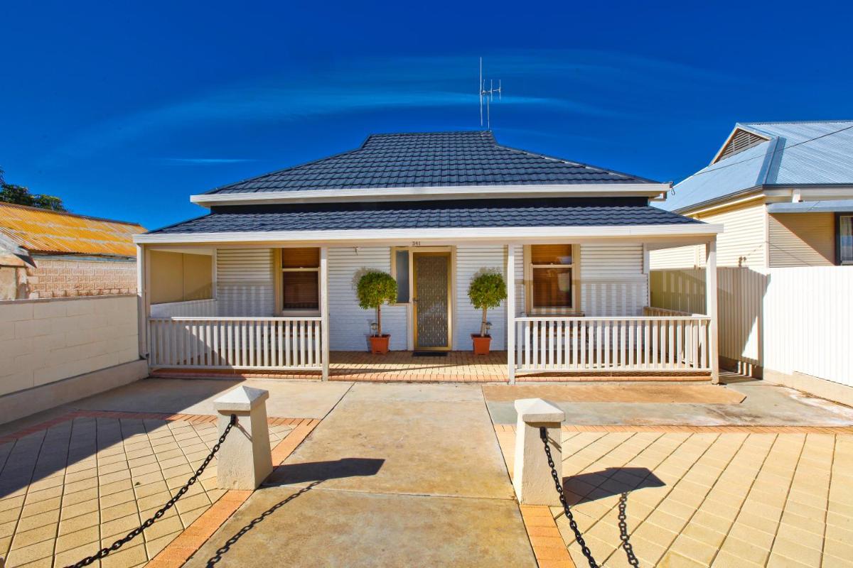 Emaroo Cottages Broken Hill
