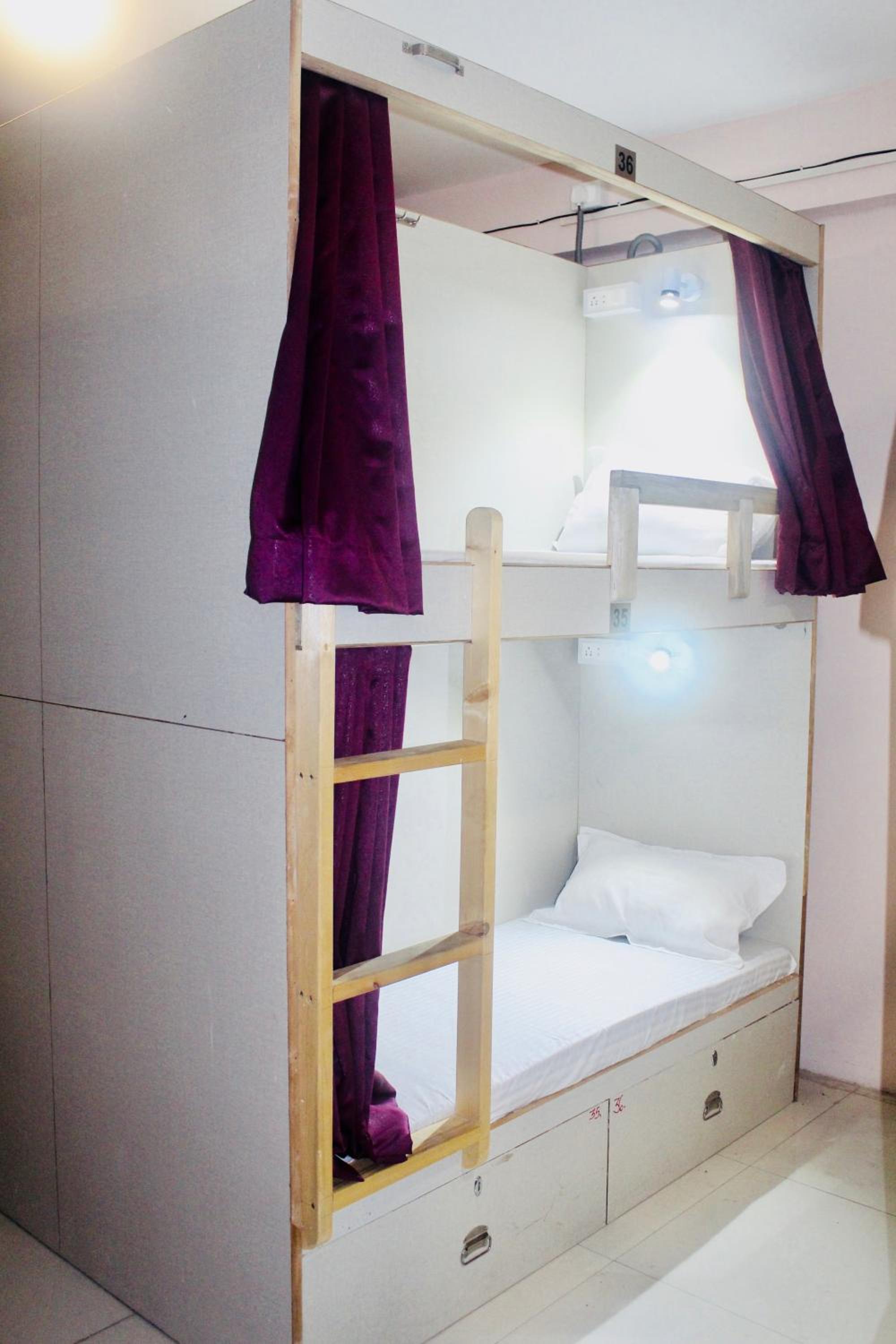 Homestay at Kashmiri Gate Metro & Old Delhi Railway Station