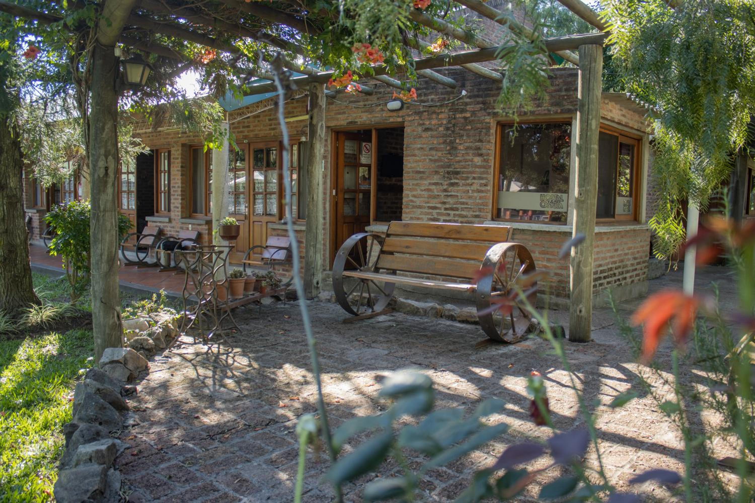 Hostal Canela view 4