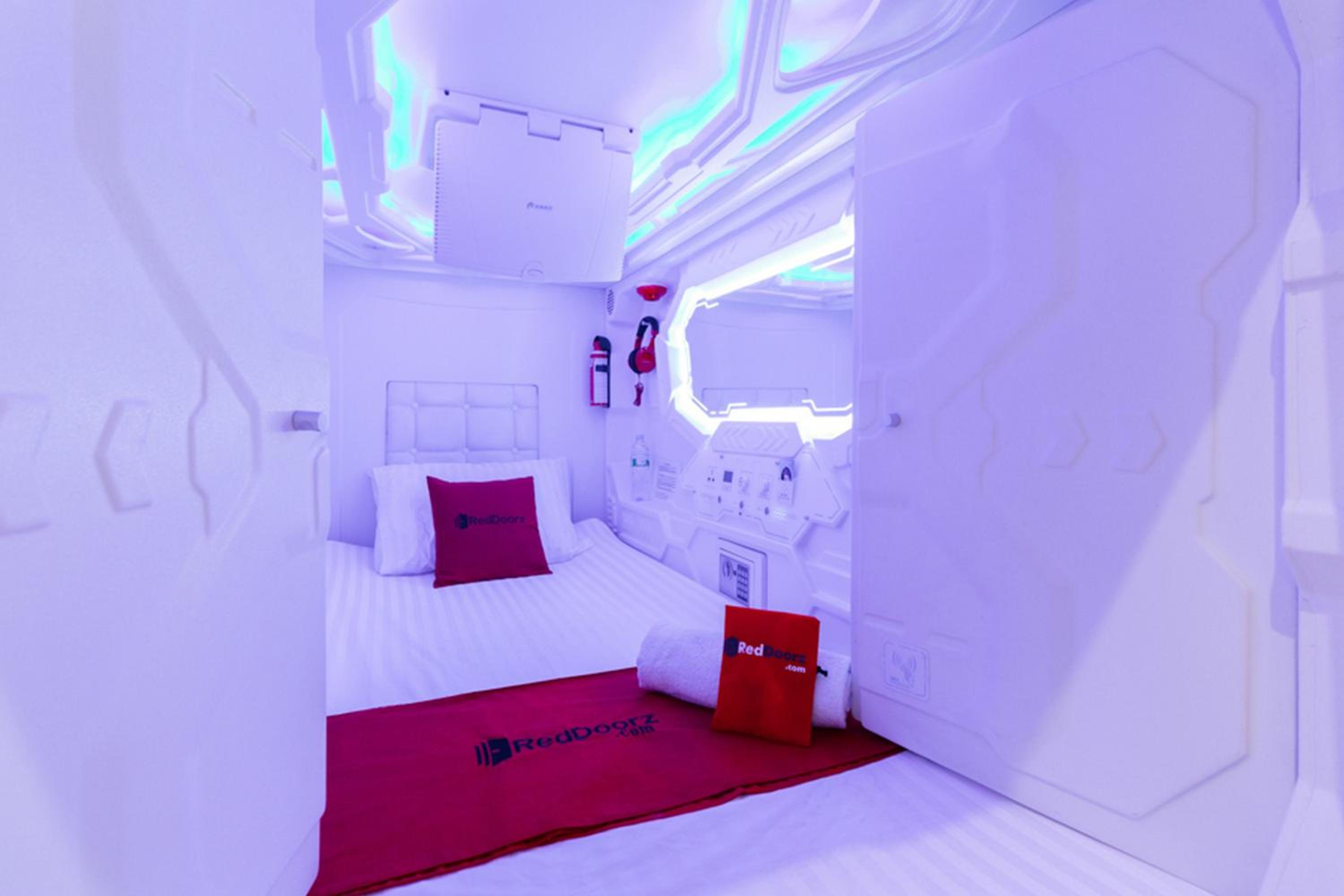 RedDoorz Hostel @ Capsule Inn Medan, photo 36