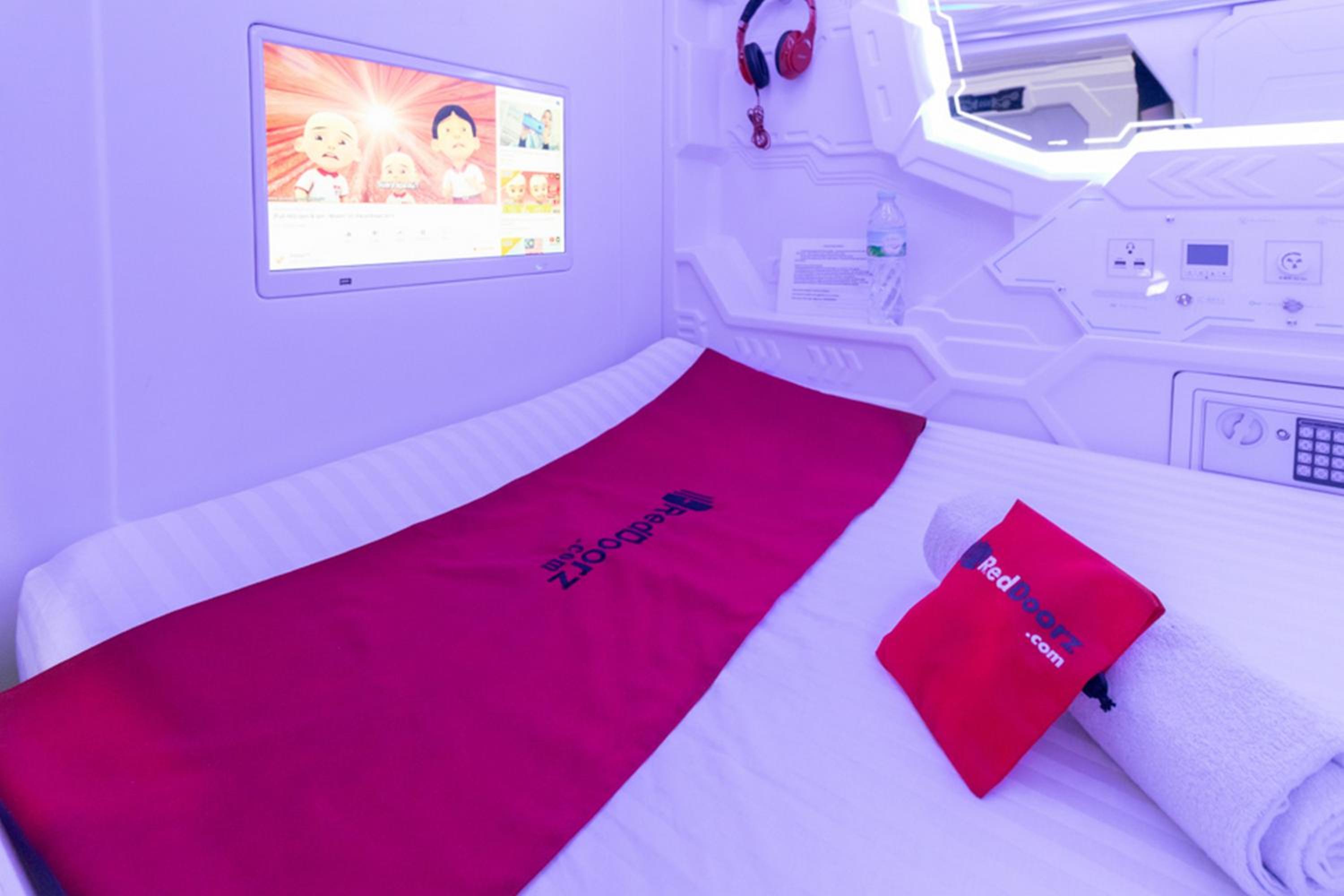 RedDoorz Hostel @ Capsule Inn Medan, photo 14
