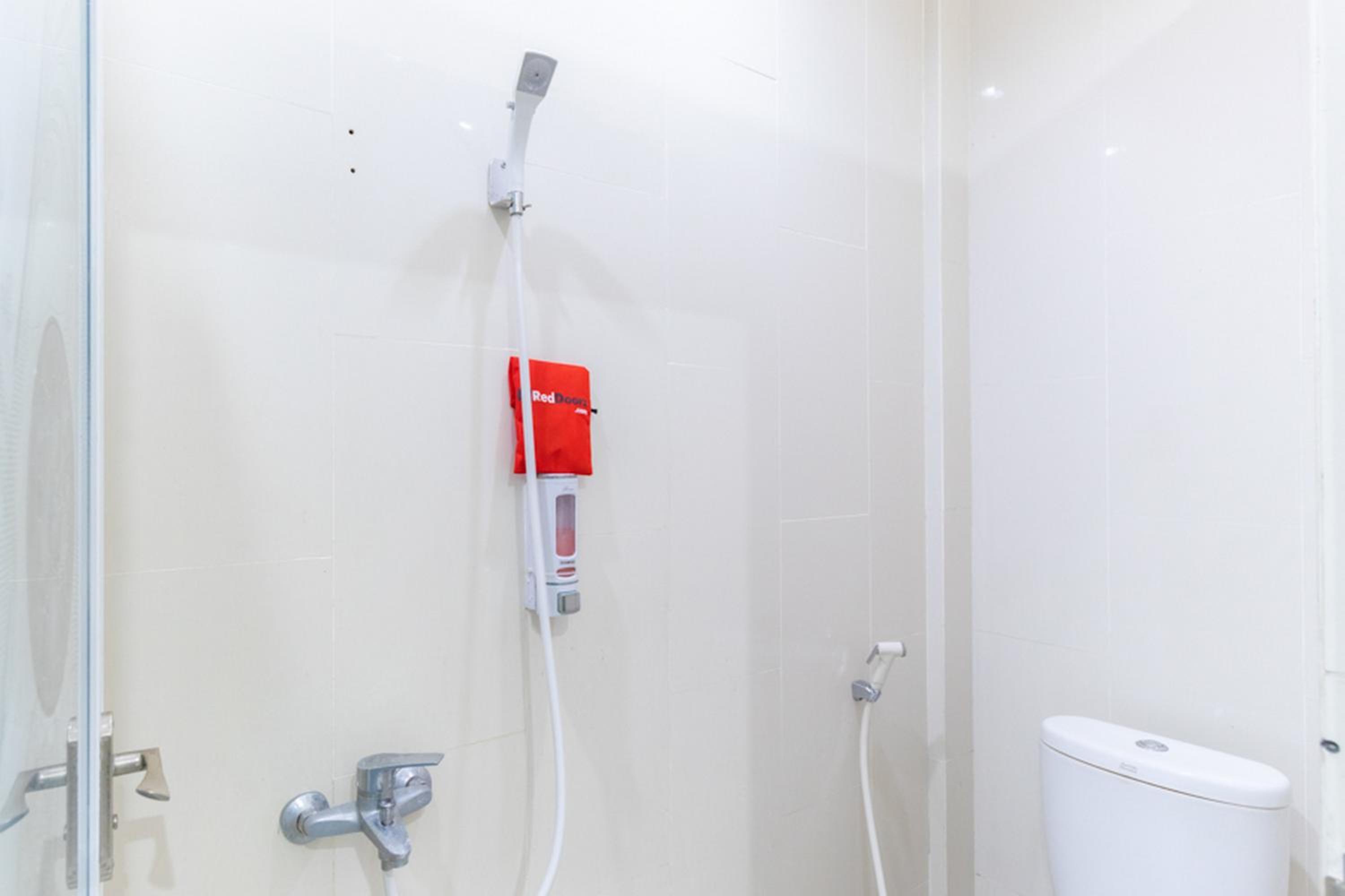 RedDoorz Hostel @ Capsule Inn Medan, photo 18