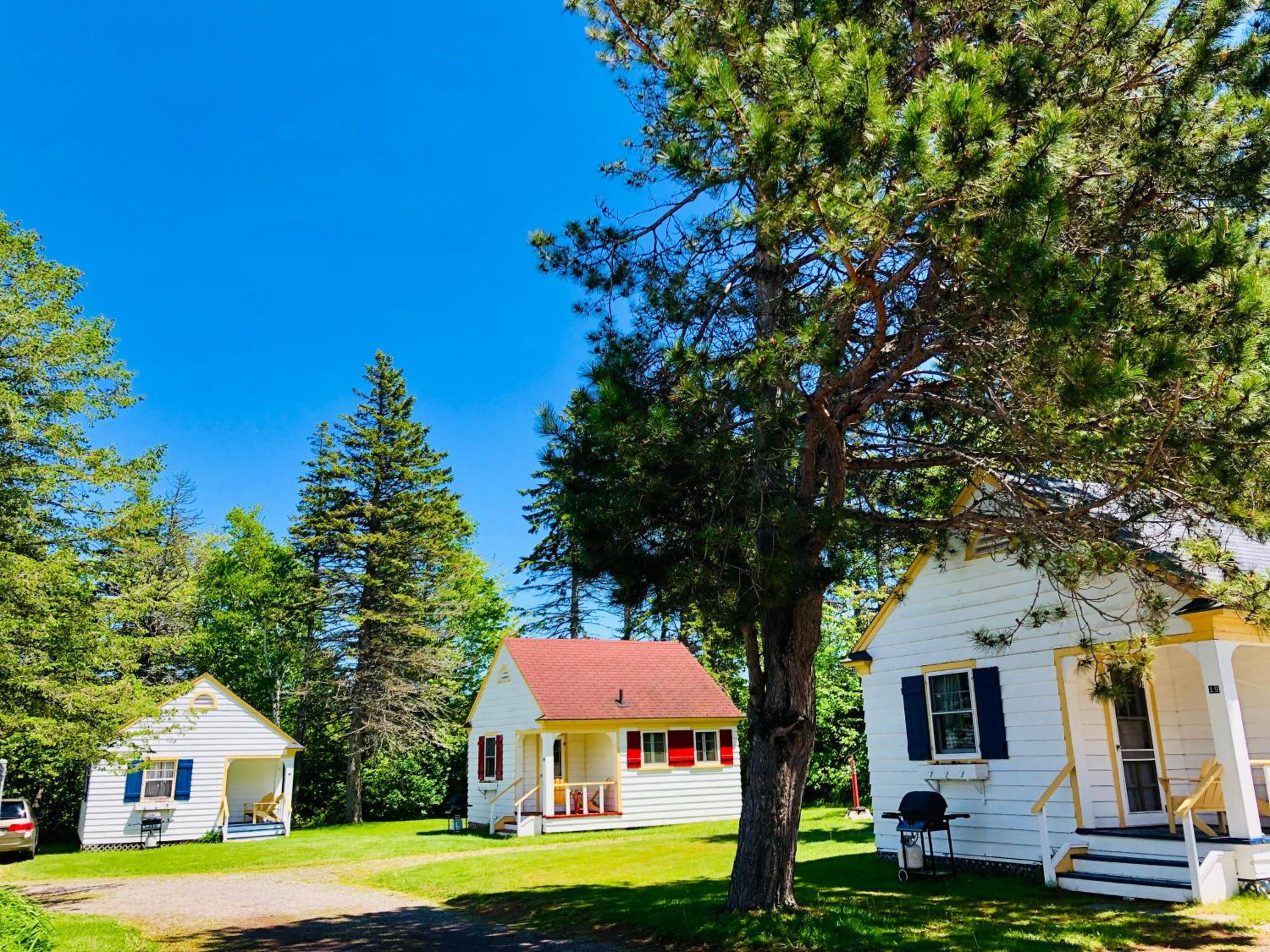 Green Gables Bungalow Court