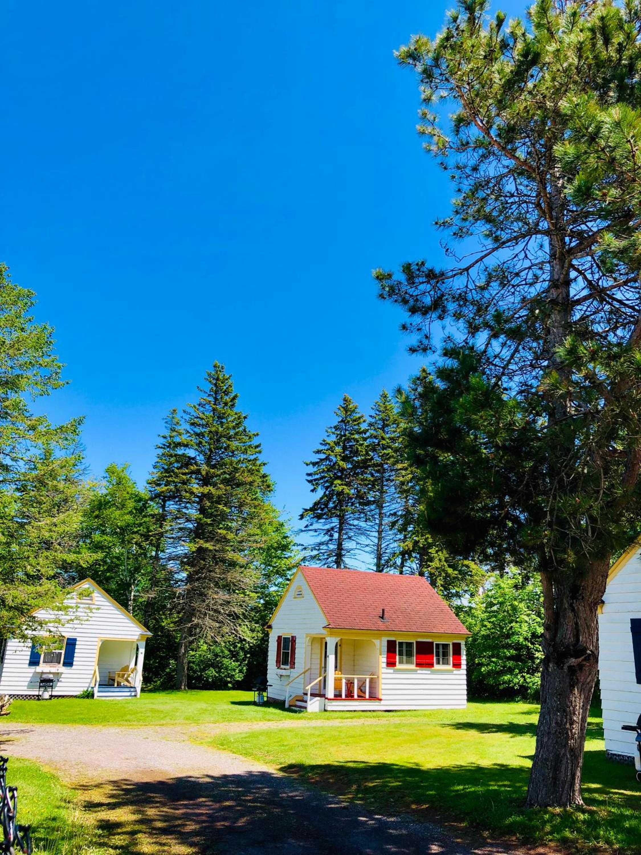 Green Gables Bungalow Court
