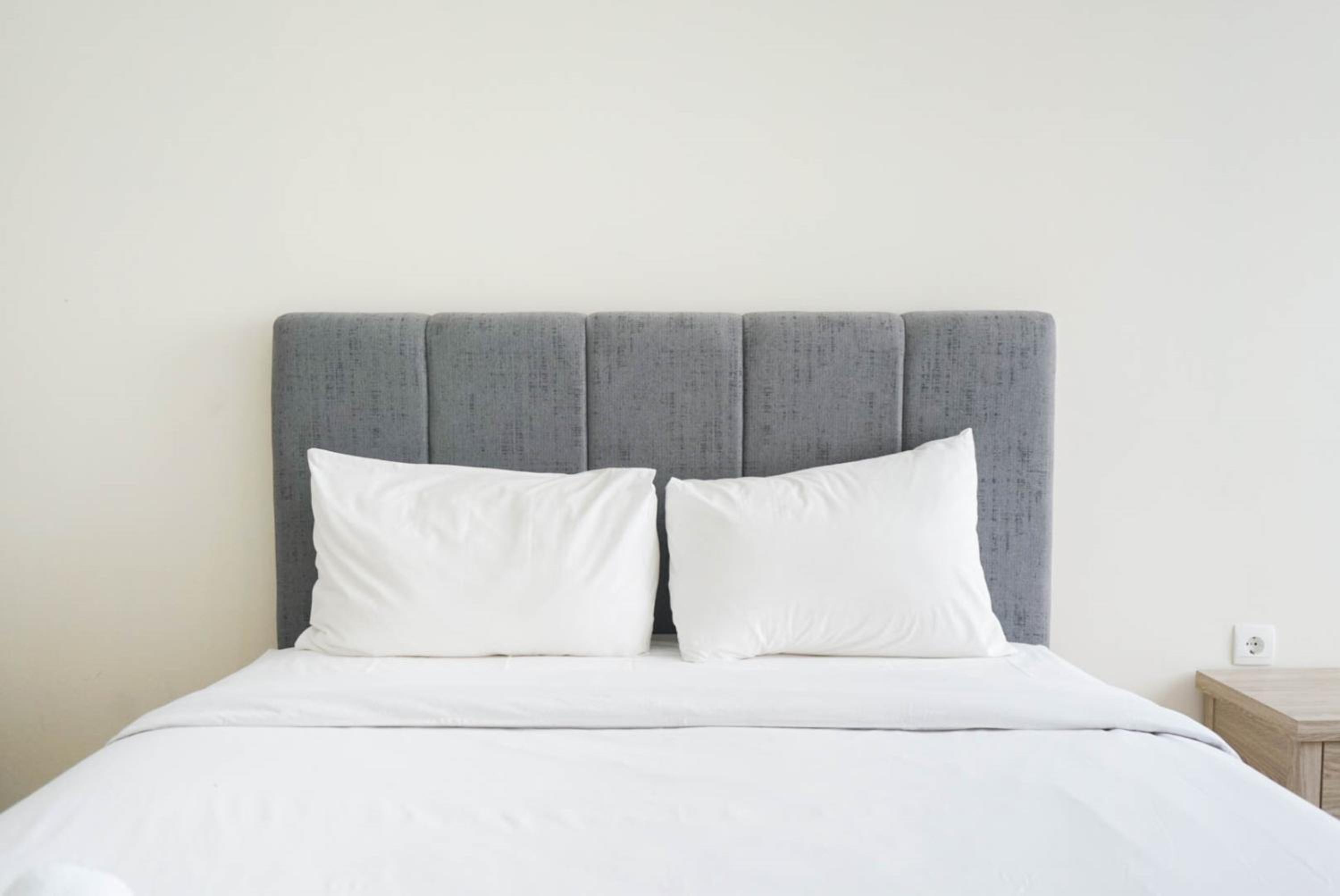 Minimalist and Homey Studio Menteng Park Apartment By Travelio view 3