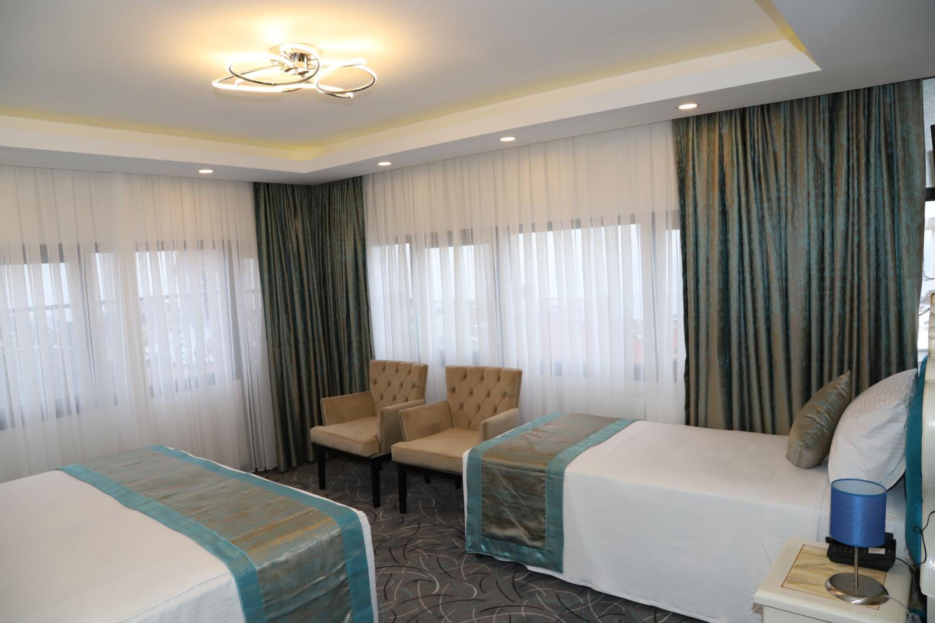 Grand Kavi Hotel
