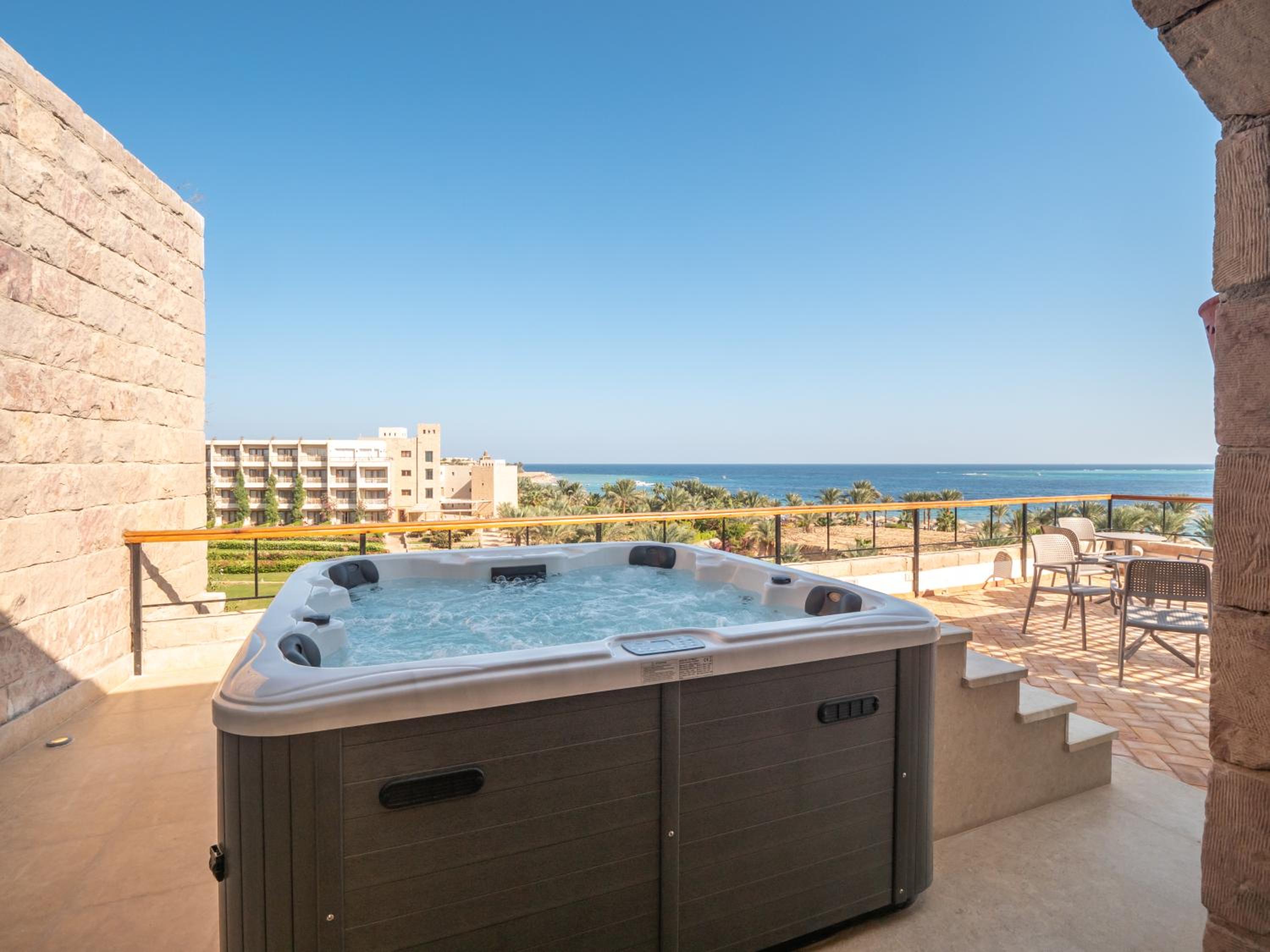 Fort Arabesque Resort, Spa & Villas