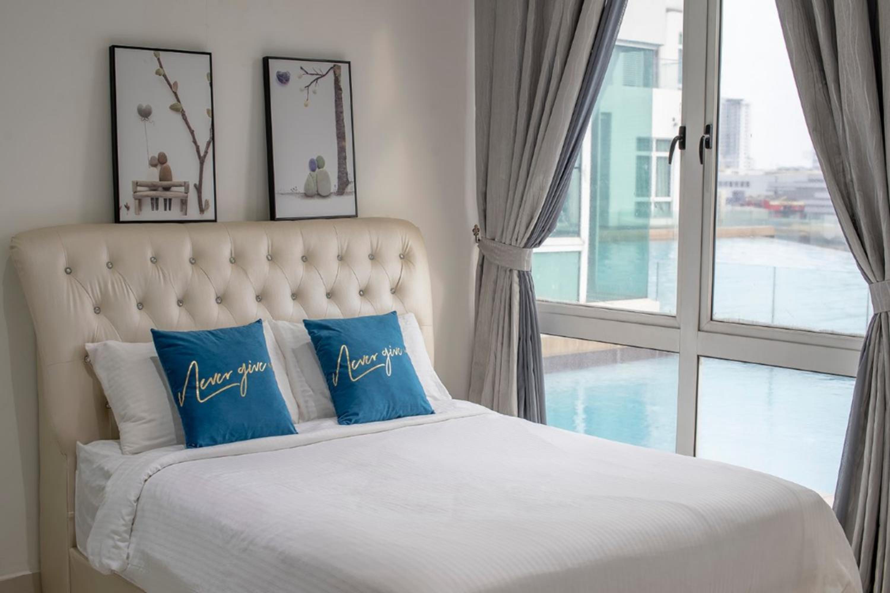 Signature Private Pool 16pax KSL Midvalley