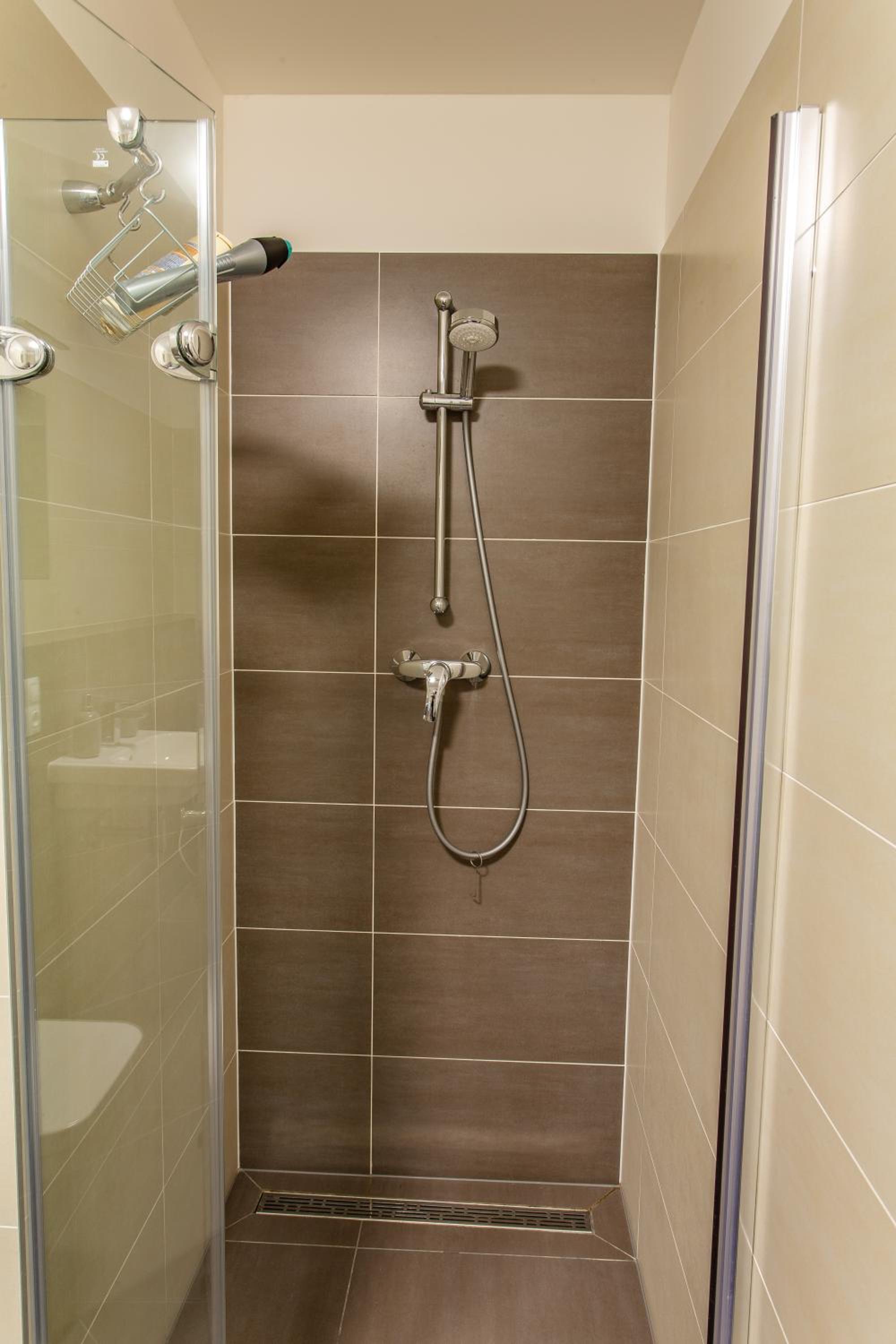 Spacious Terrace Apartment with free private parking