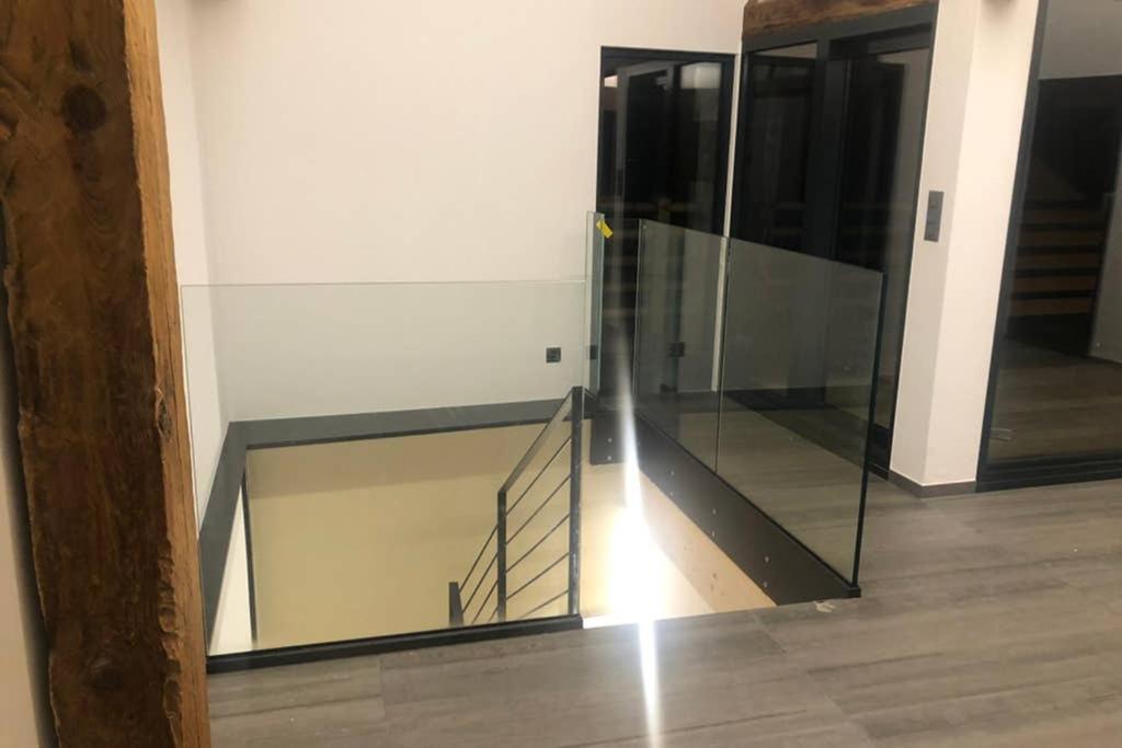 Grand appartement avec terrasse à Chez-Les-Reuses