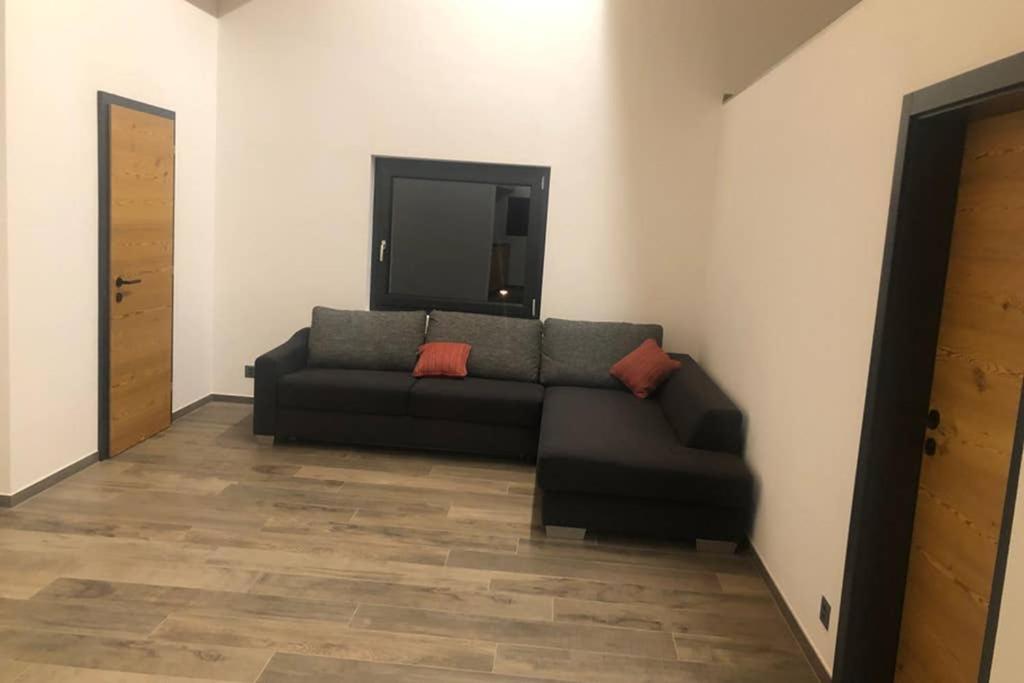 Grand appartement avec terrasse à Chez-Les-Reuses