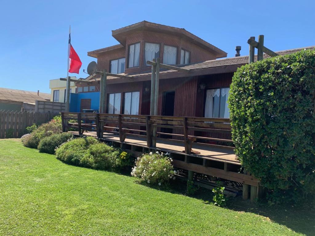 Hotel PICHILEMU BEACH HOUSE - Image 1