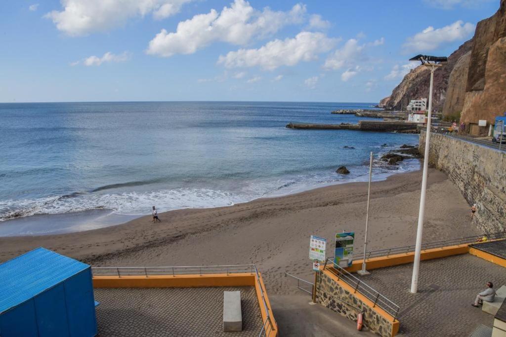 APARTAMENT SARDINA NEAR THE BEACH WITH POOL AND WIFI e view 3