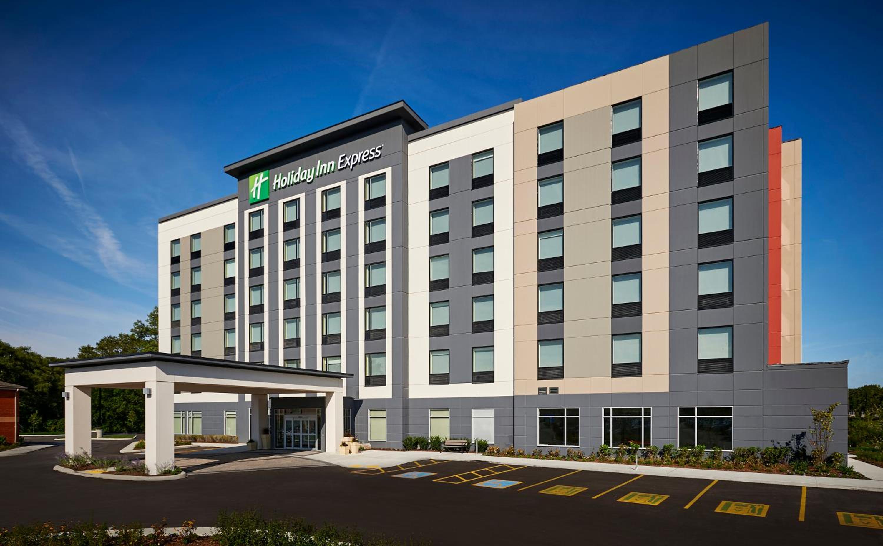 Sarnia Vacations - Holiday Inn Express - Sarnia - Point Edward, an IHG Hotel - Property Image 4