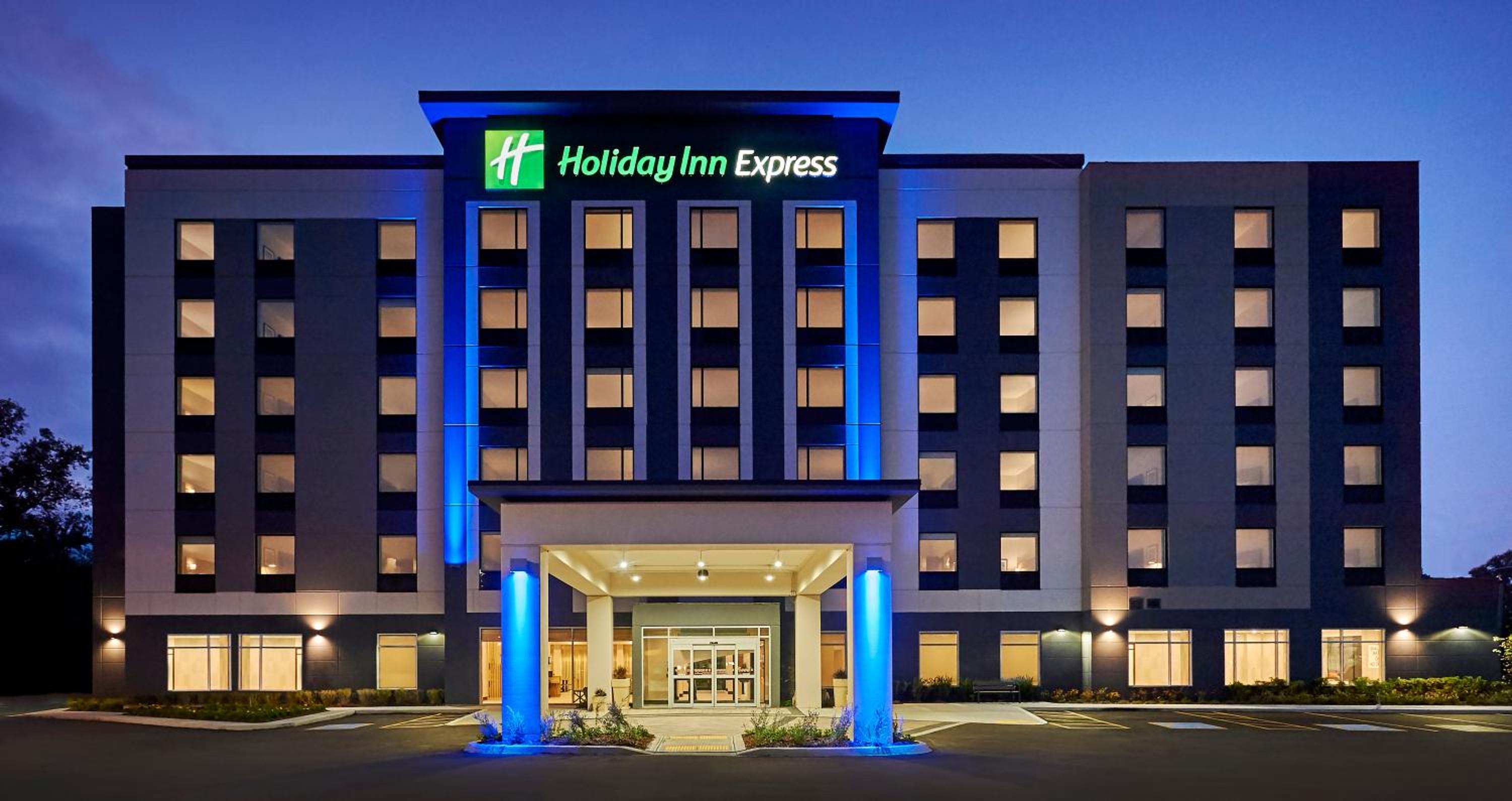 Sarnia Vacations - Holiday Inn Express - Sarnia - Point Edward, an IHG Hotel - Property Image 1