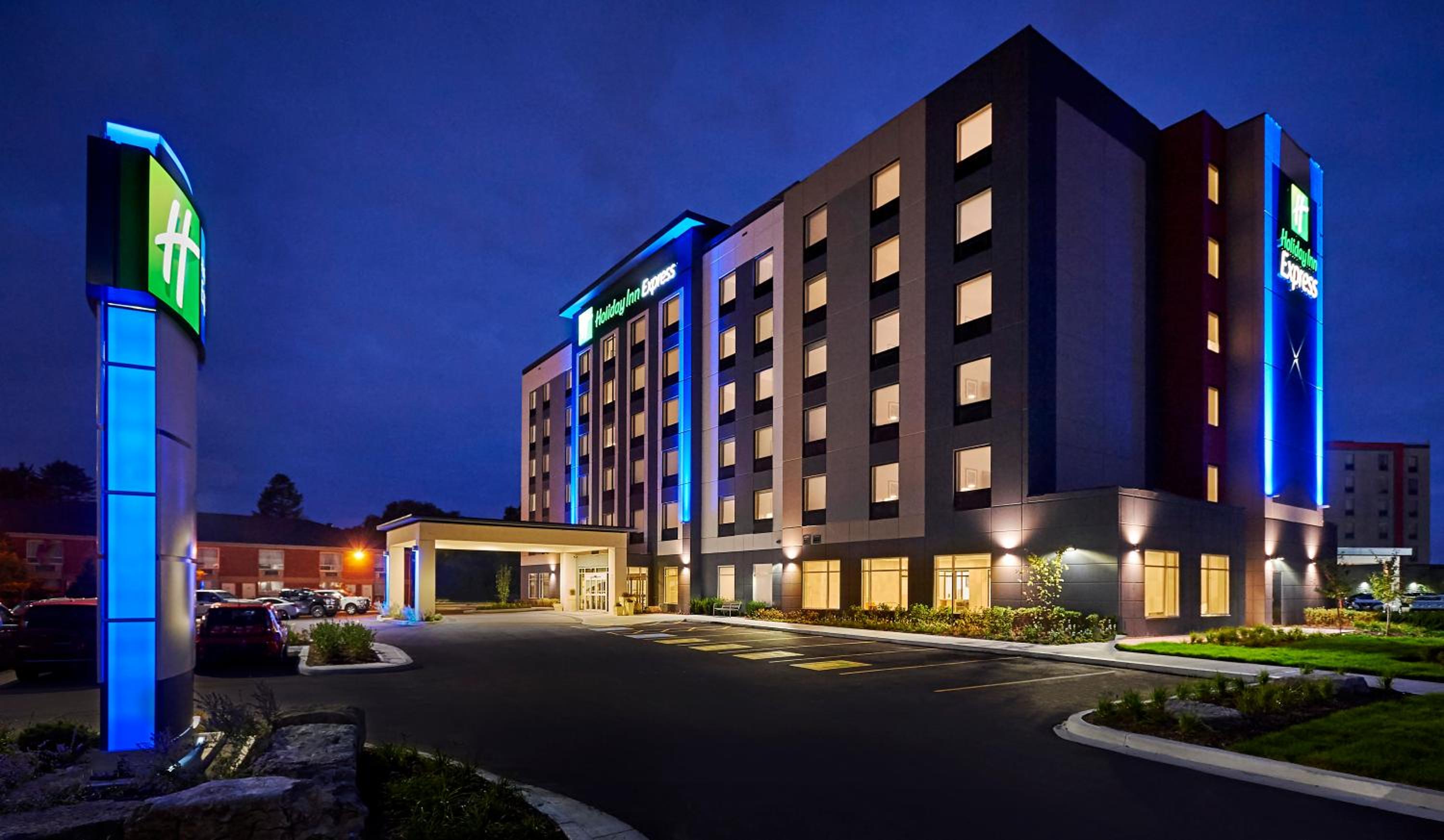 Sarnia Vacations - Holiday Inn Express - Sarnia - Point Edward, an IHG Hotel - Property Image 3