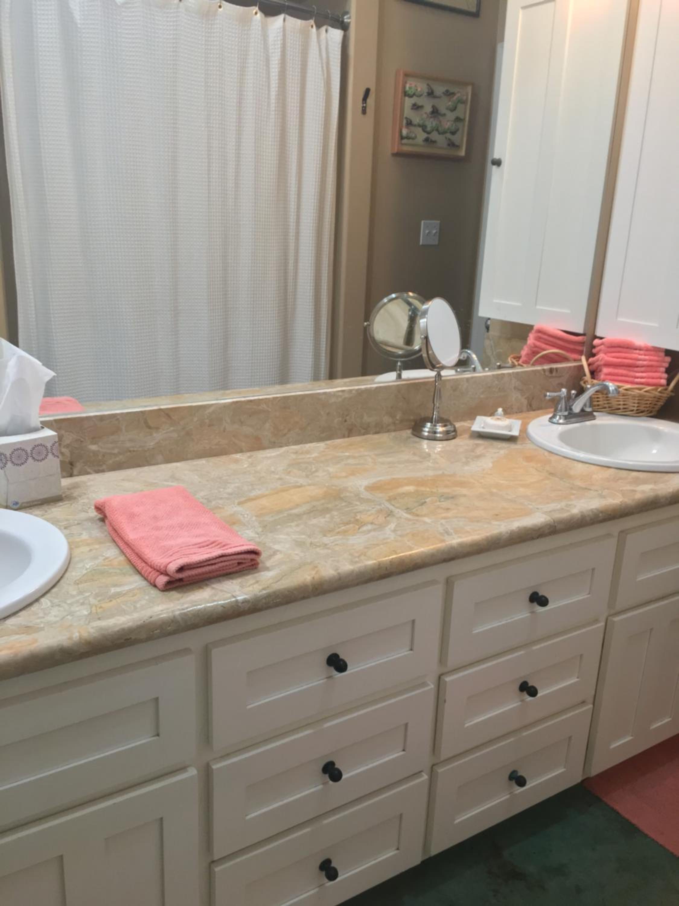 The Rivery Retreat, Choose from Luxury Guesthouse Cabin OR Poolside Suite in Lake Austin Hill Country