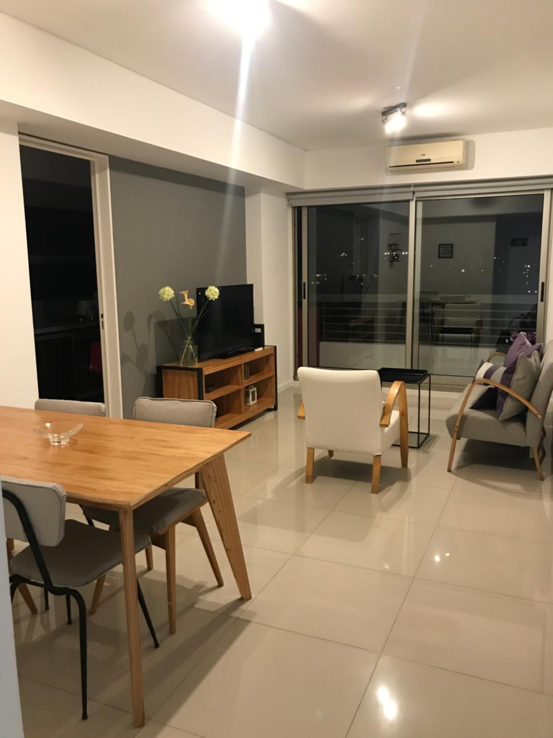 Apartamento vista al rio- TOPACIO TOWER