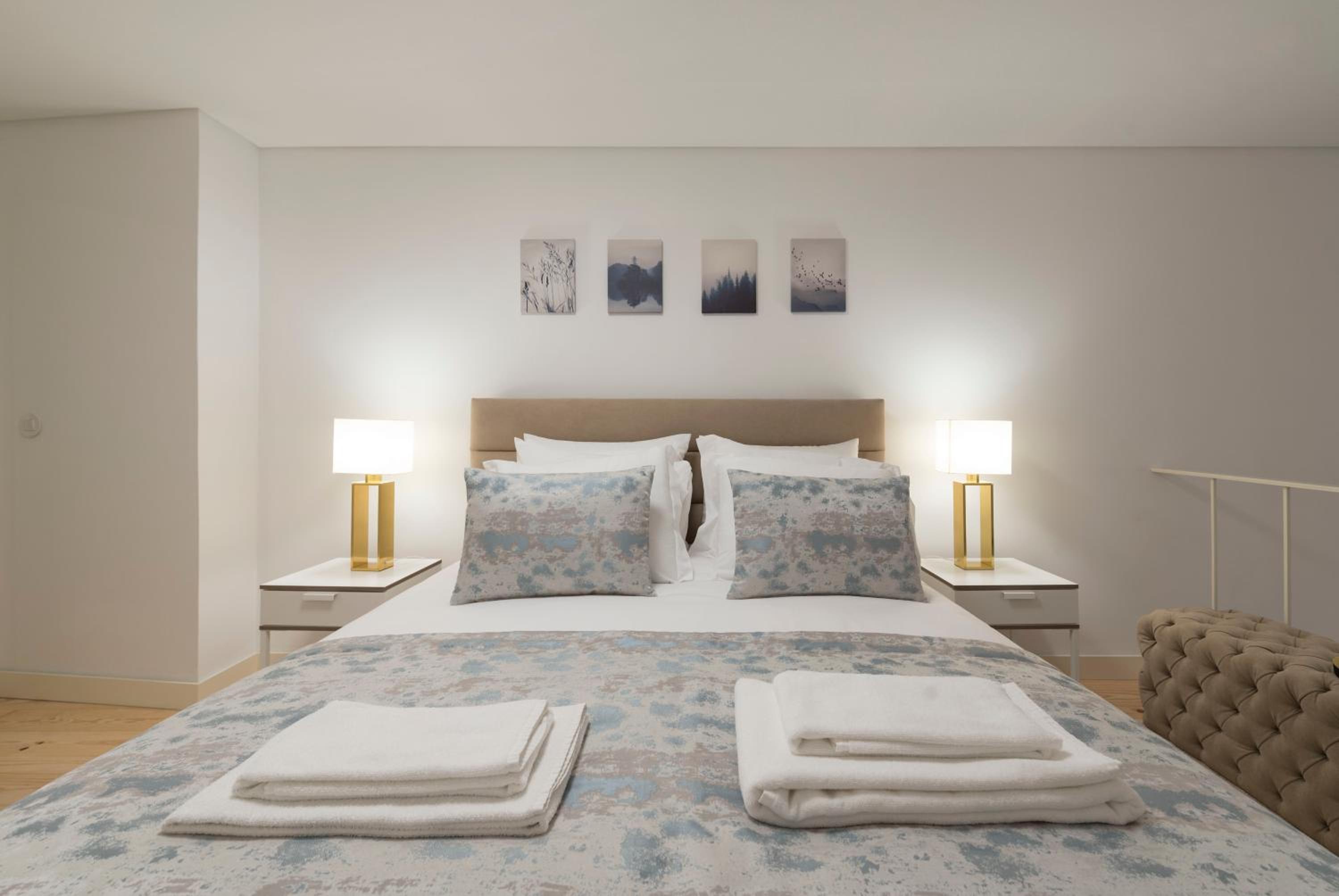 LovelyStay - Hidden & Quiet Duplex next to São Bento Station view 4