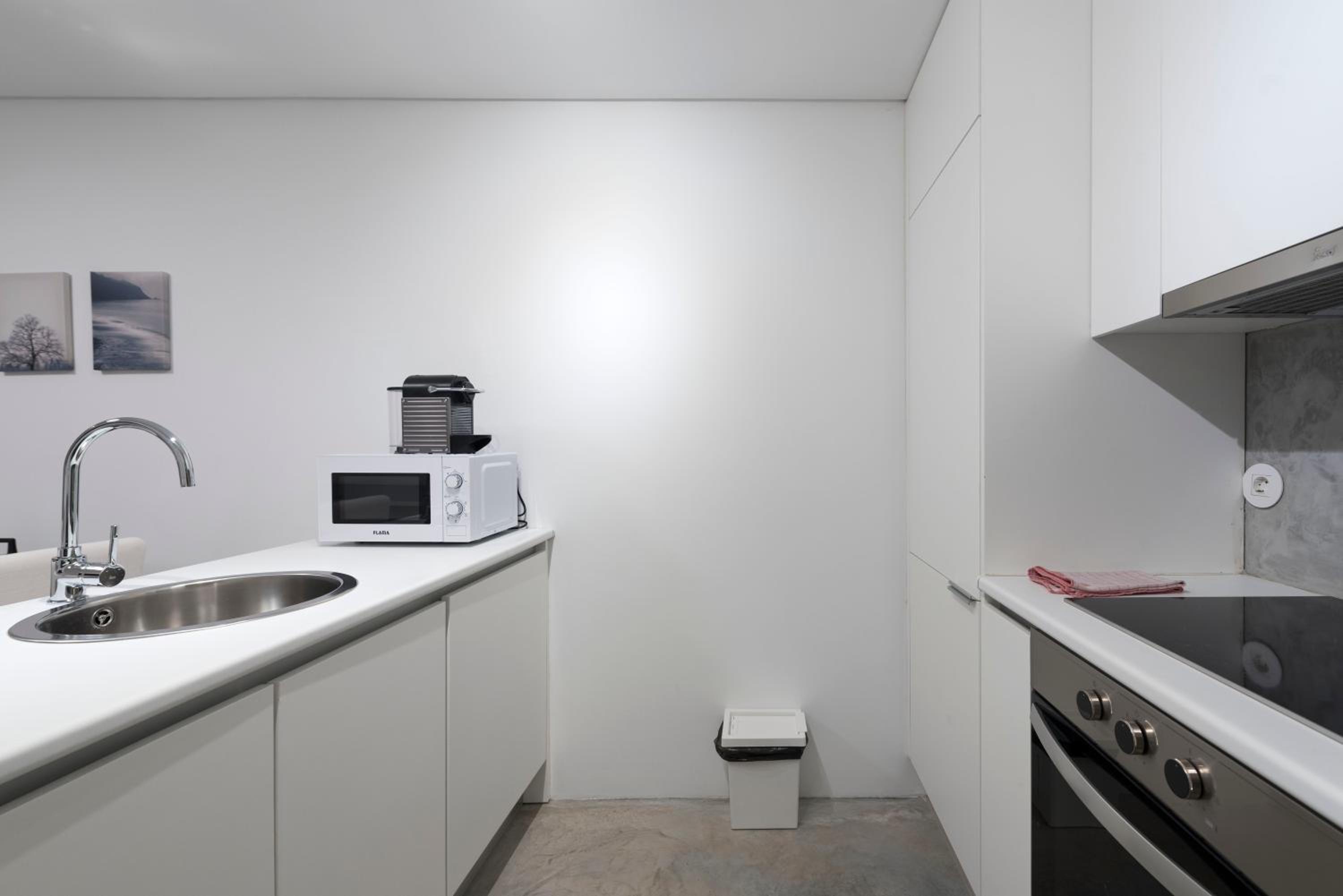 LovelyStay - Hidden & Quiet Duplex next to São Bento Station view 3