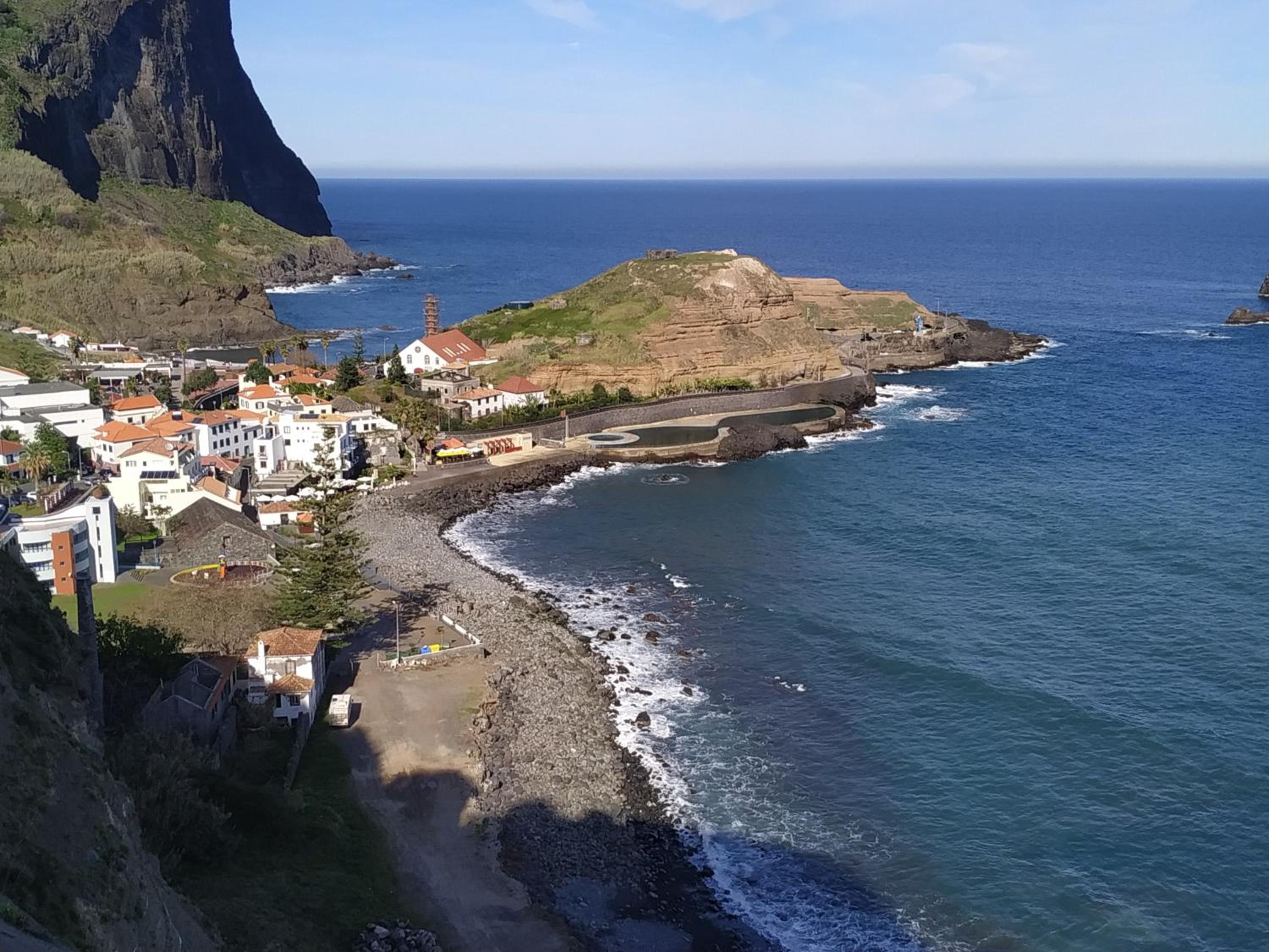 Souza Beach Apartment - Porto da Cruz - Studio & Suite view 4